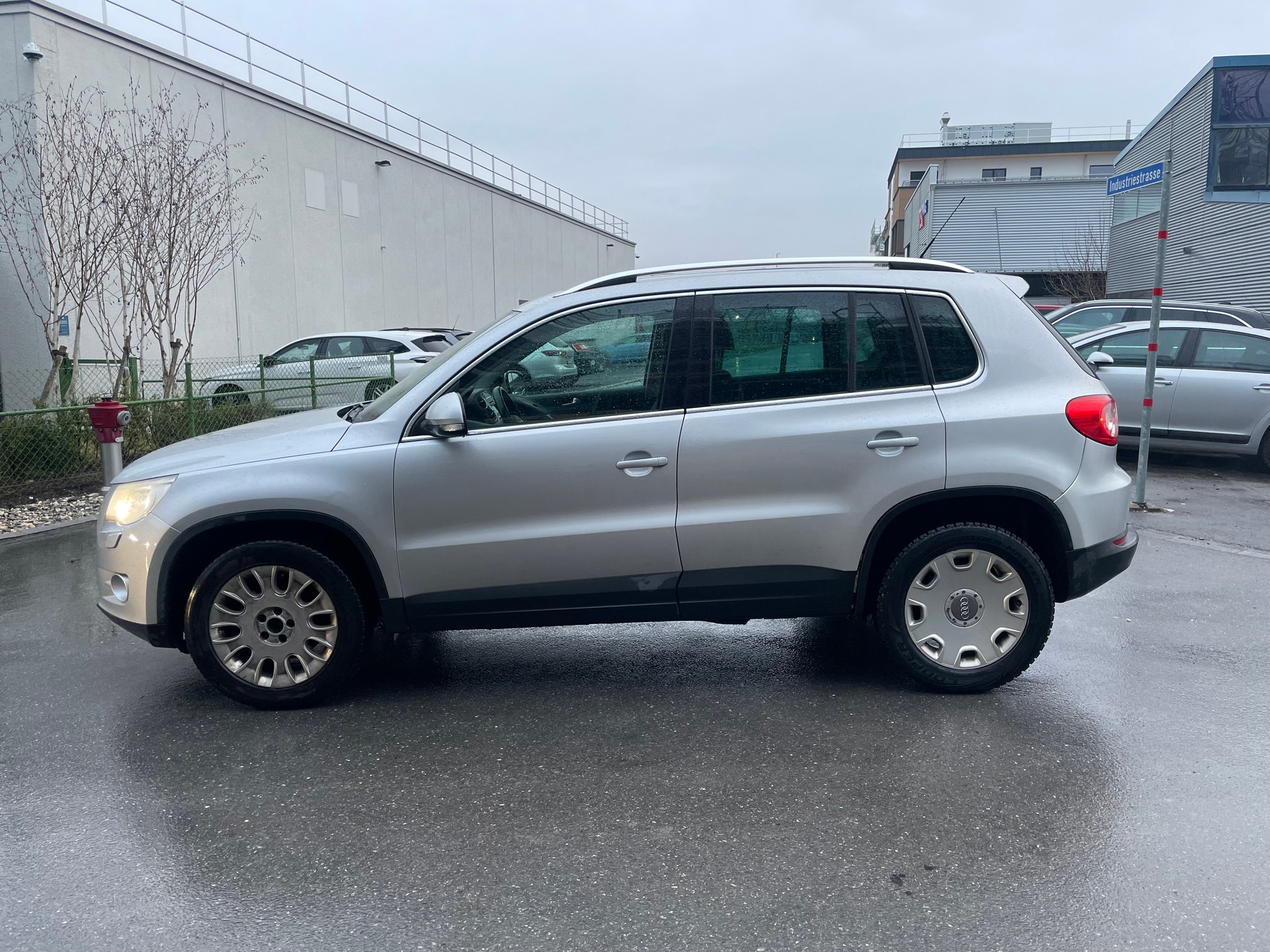 VW Tiguan 2.0 TDI Trend&Fun Tiptronic-image-8