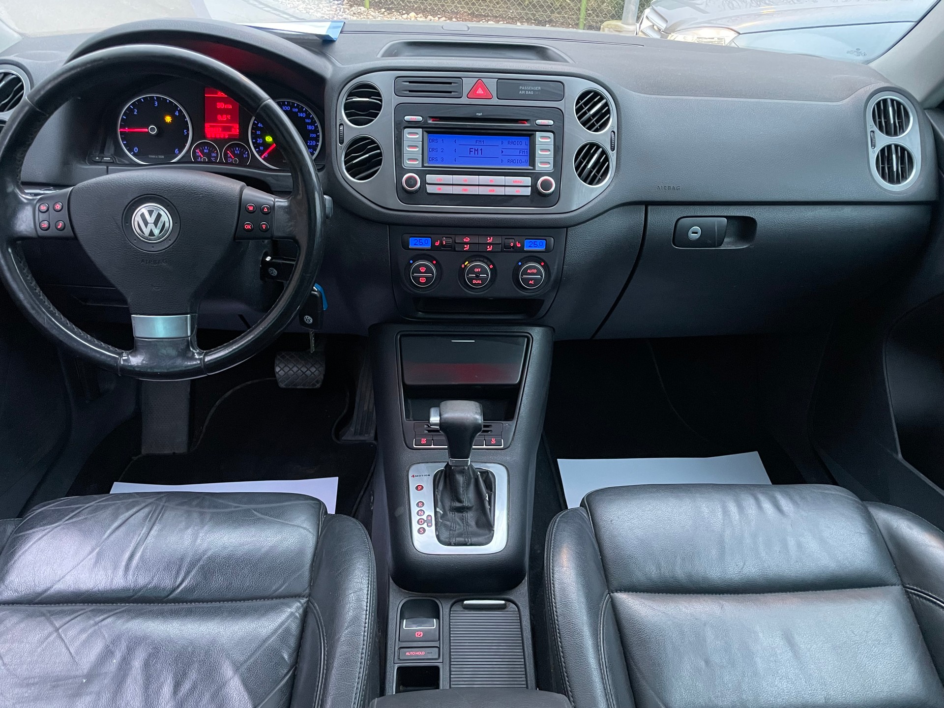 VW Tiguan 2.0 TDI Trend&Fun Tiptronic-image-10