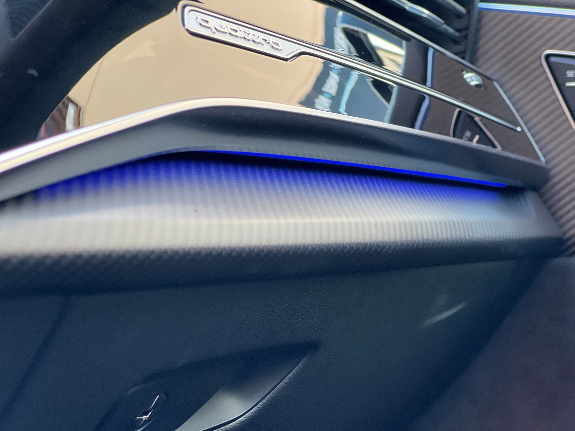 AUDI RSQ8 quattro tiptronic-image-26