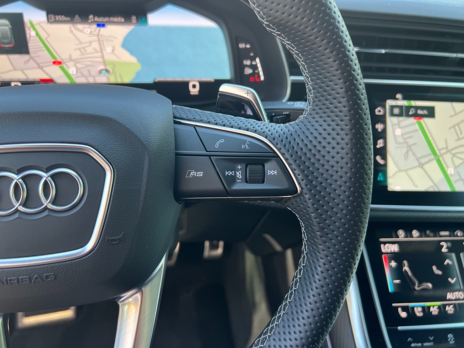AUDI RSQ8 quattro tiptronic-image-13