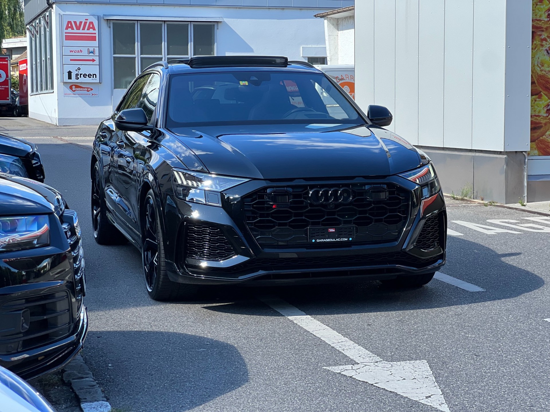 AUDI RSQ8 quattro tiptronic-showroom-element-3