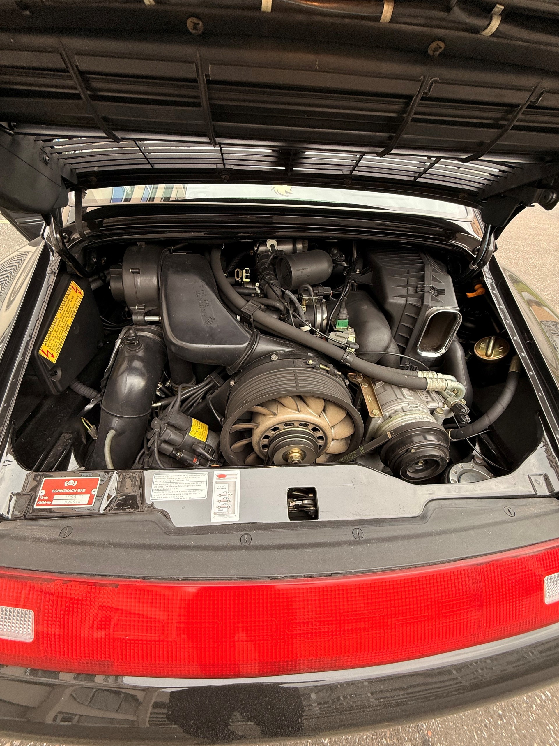 PORSCHE 993 Carrera C2-image-6