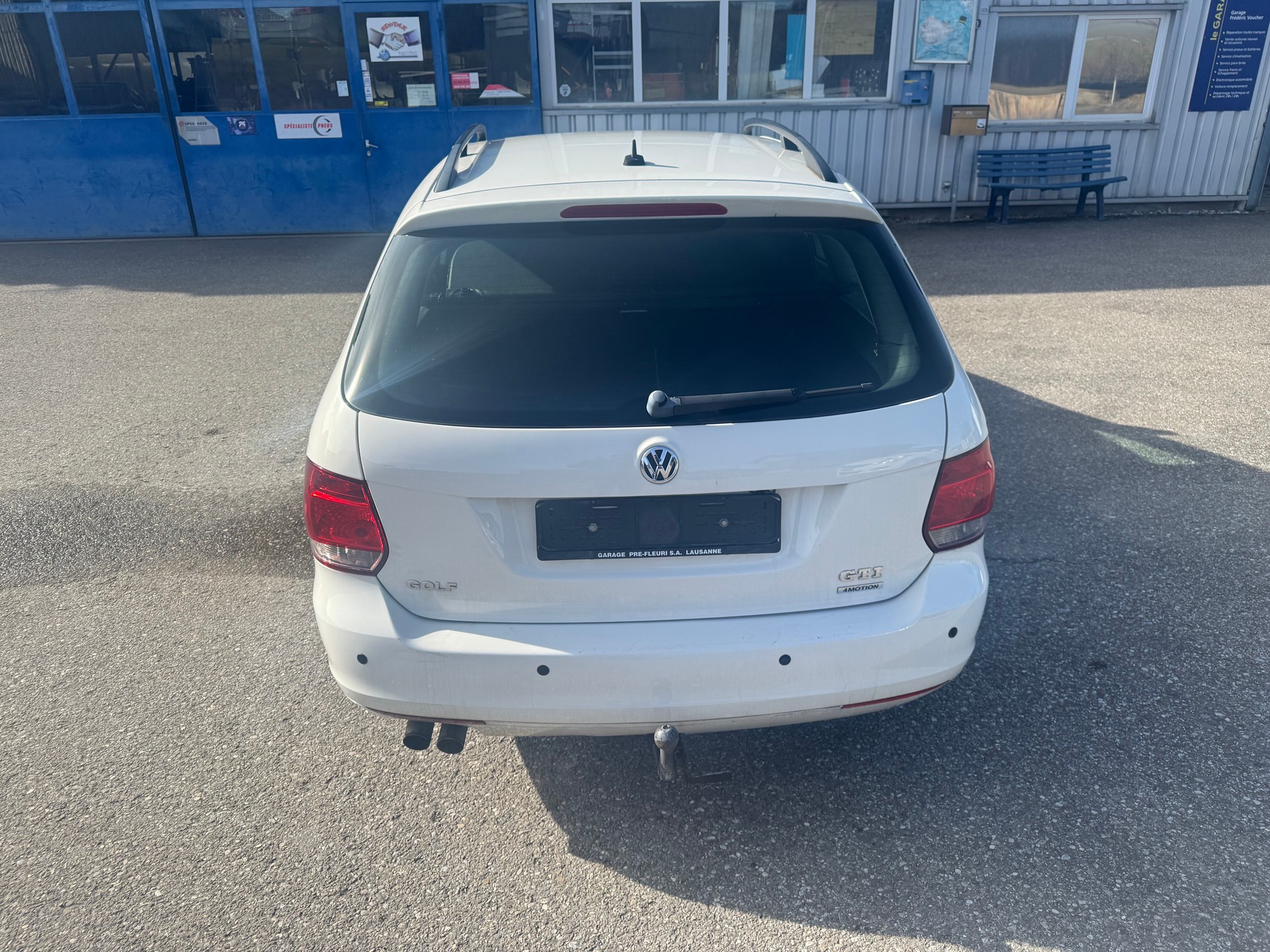 VW Golf Variant 1.6 TDI BlueMotion Technology Team-image-7