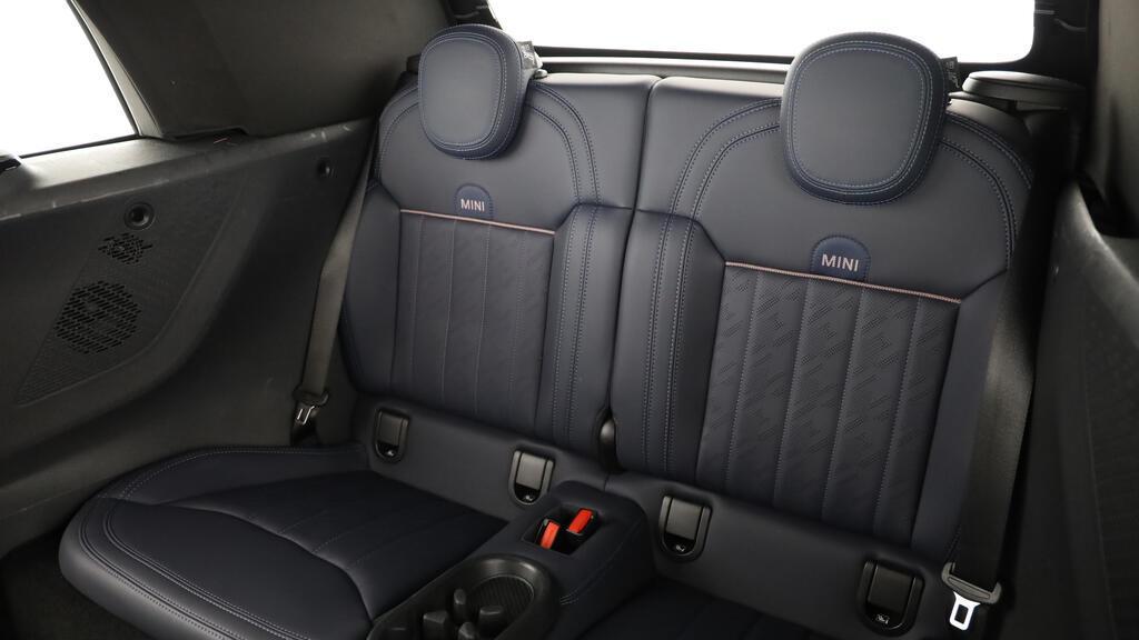 MINI Cooper S Cabrio-image-19