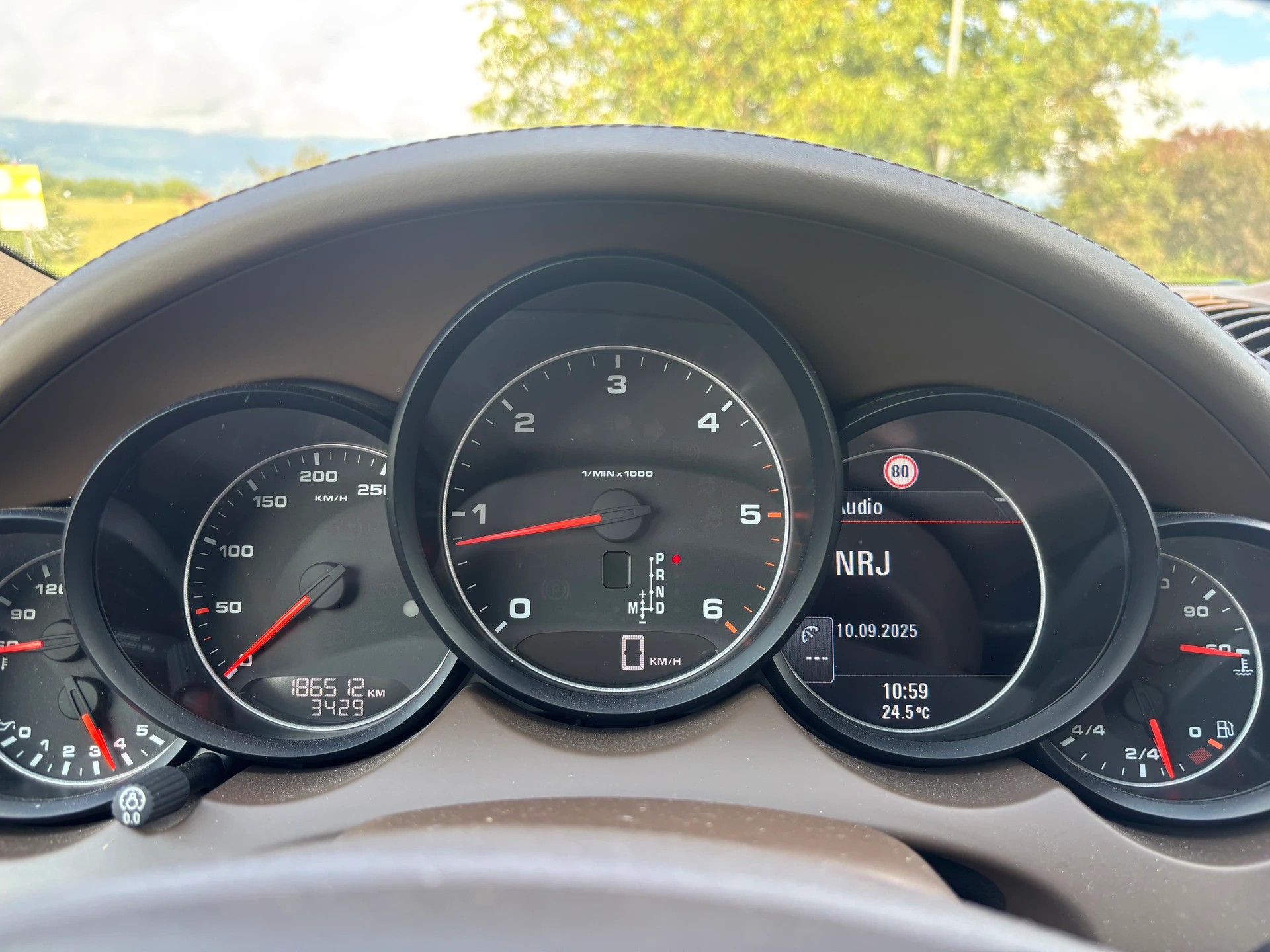 PORSCHE Cayenne Diesel-image-9