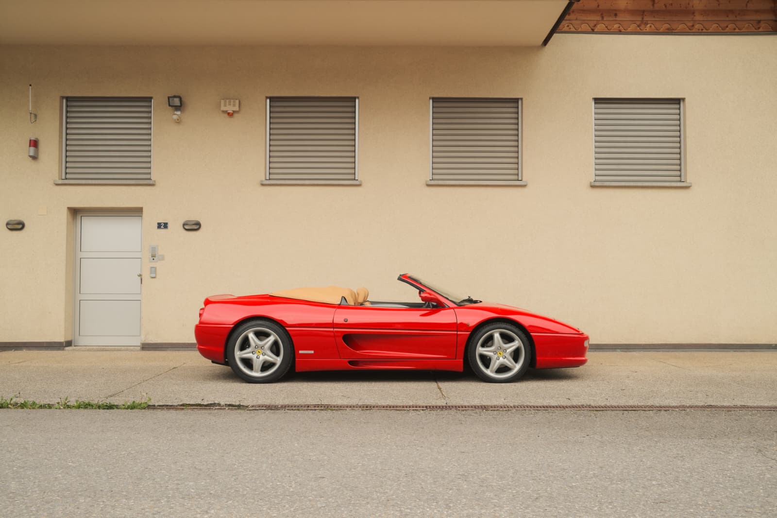 FERRARI F355 Spider-image-1