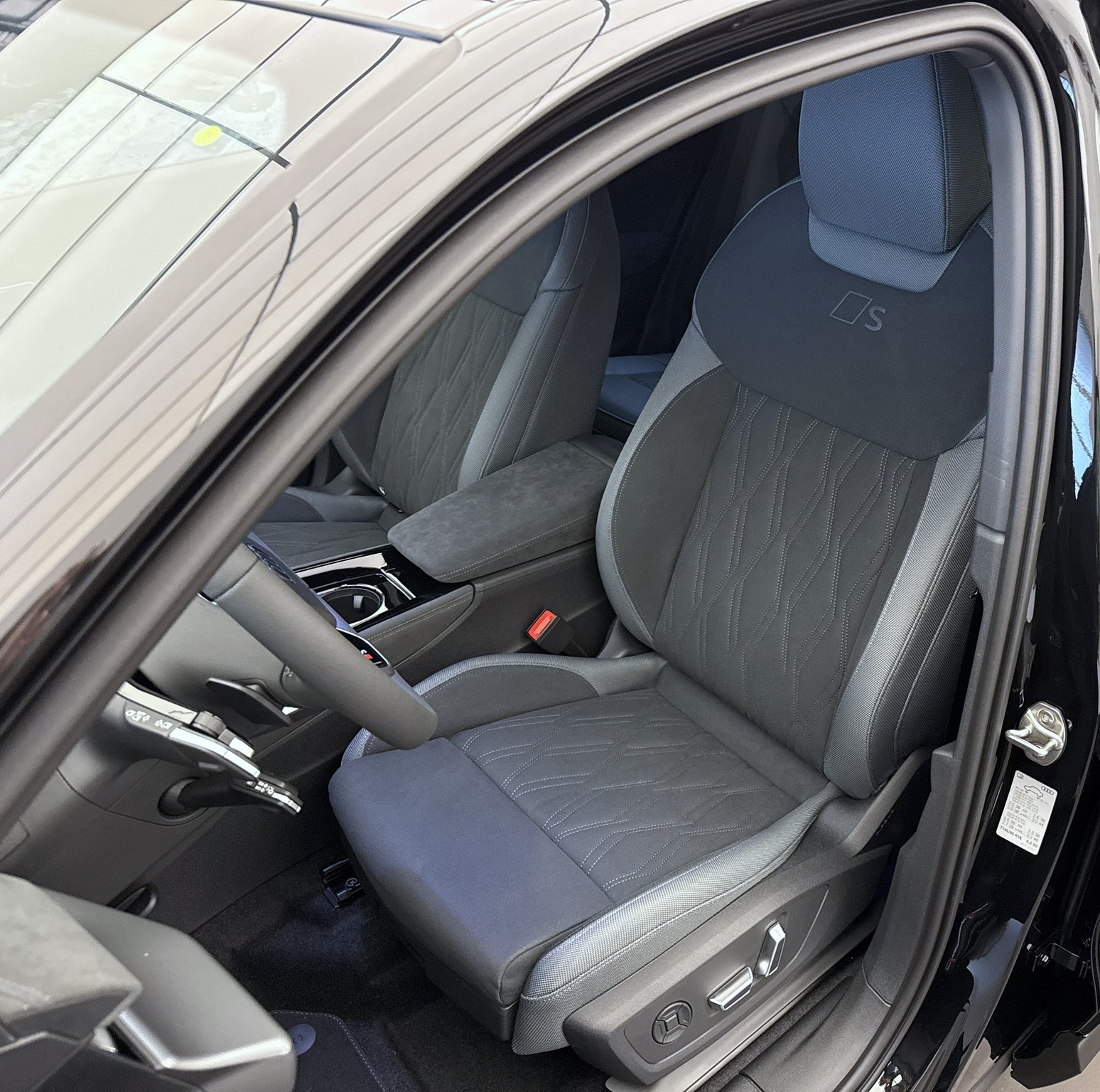 AUDI Q3 Sportback TFSI quattro 195 kW S tronic-image-4