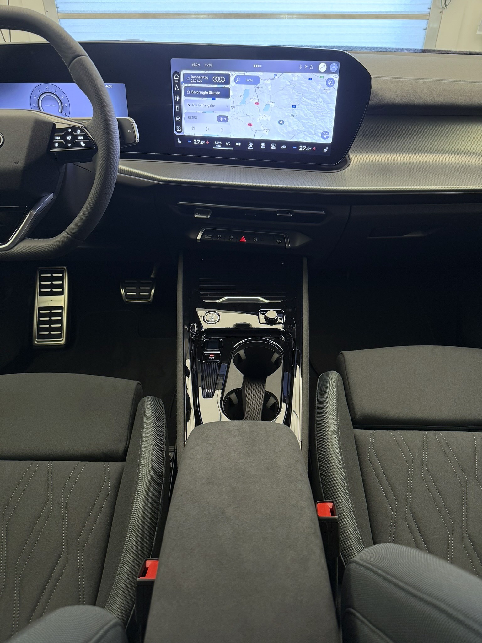 AUDI Q3 Sportback TFSI quattro 195 kW S tronic-image-8