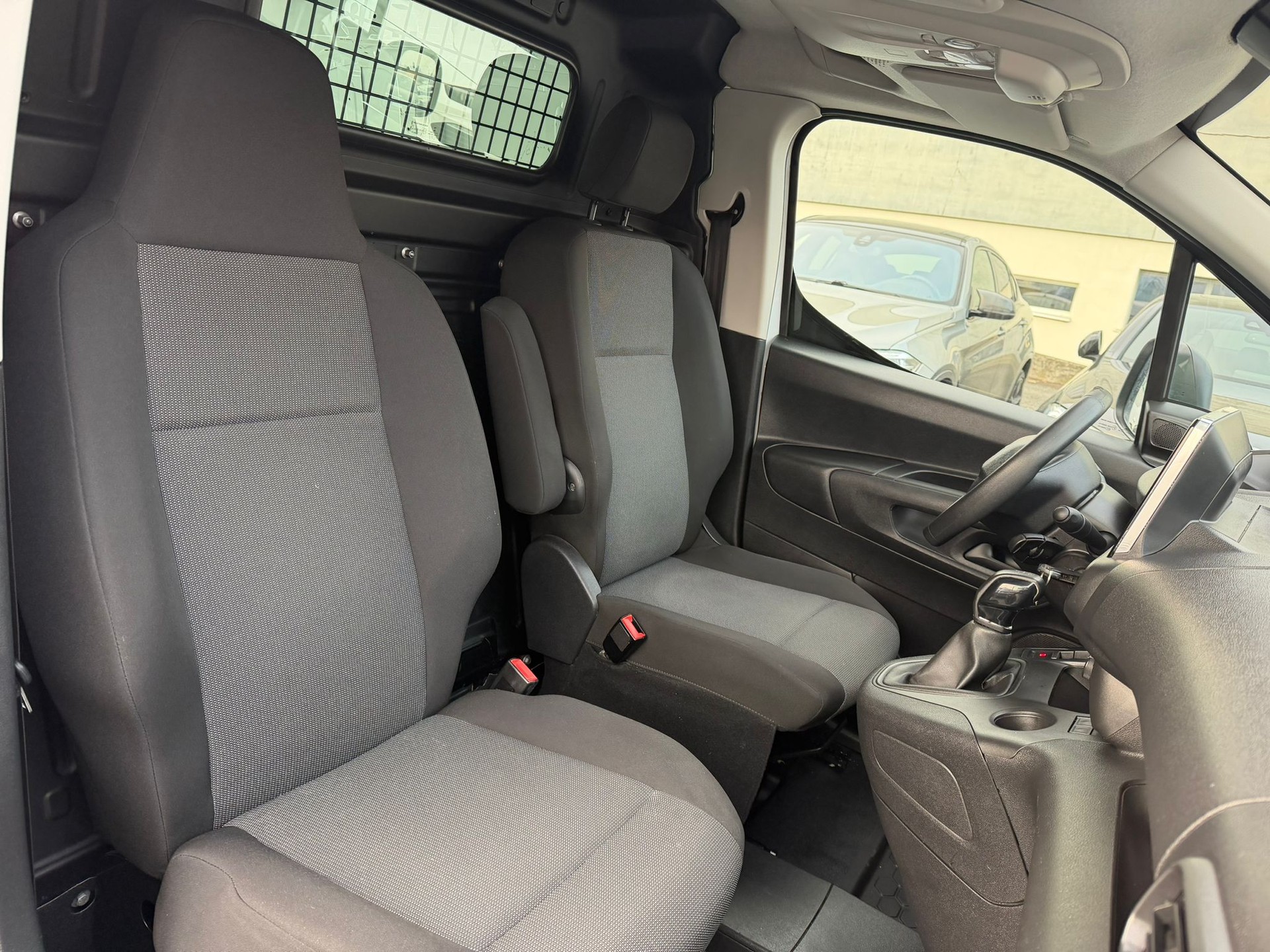 PEUGEOT Partner 1.5 Blue HDi s/s Premium 650kg-image-12