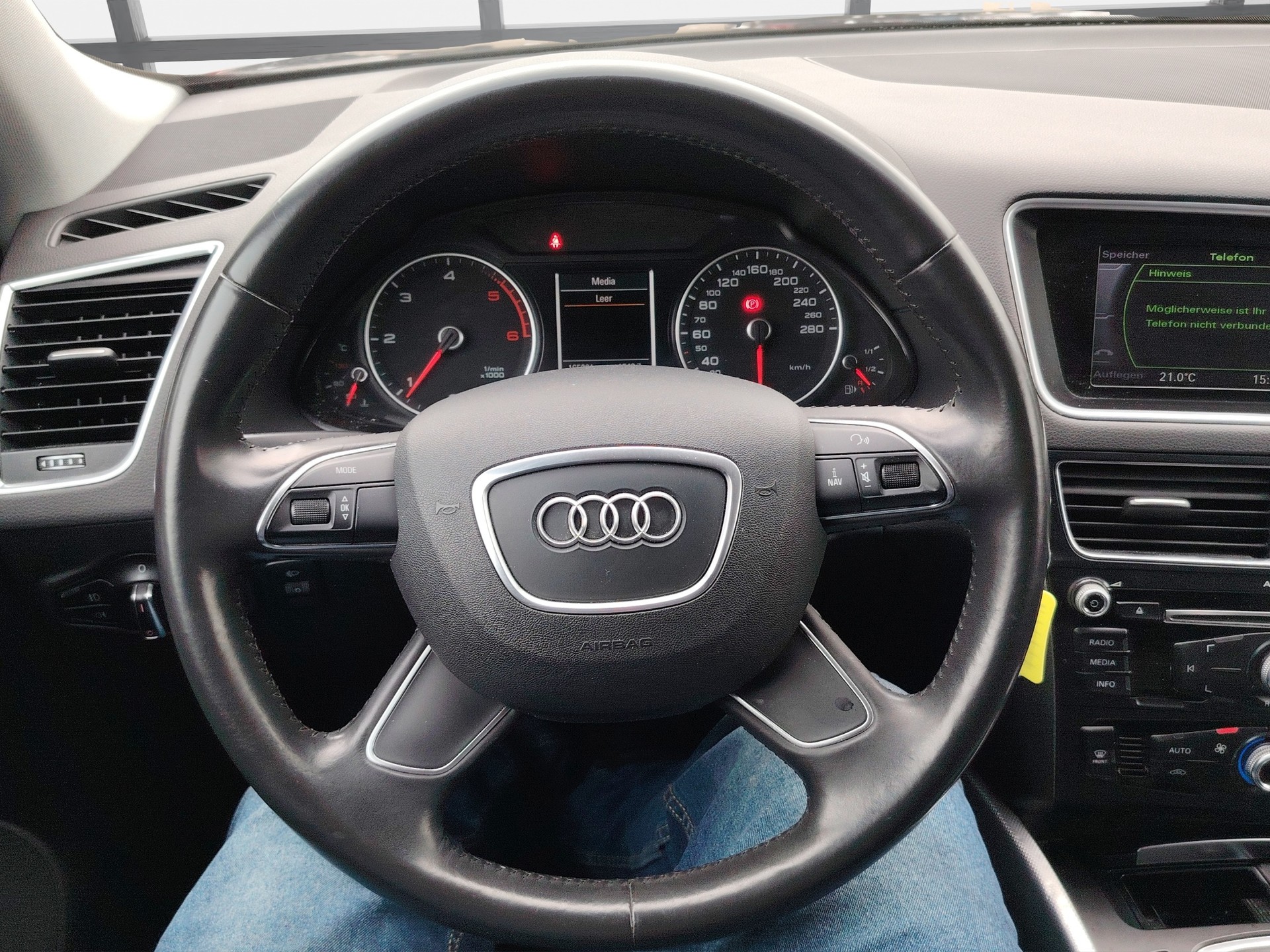 AUDI Q5 2.0 TDI quattro-image-11