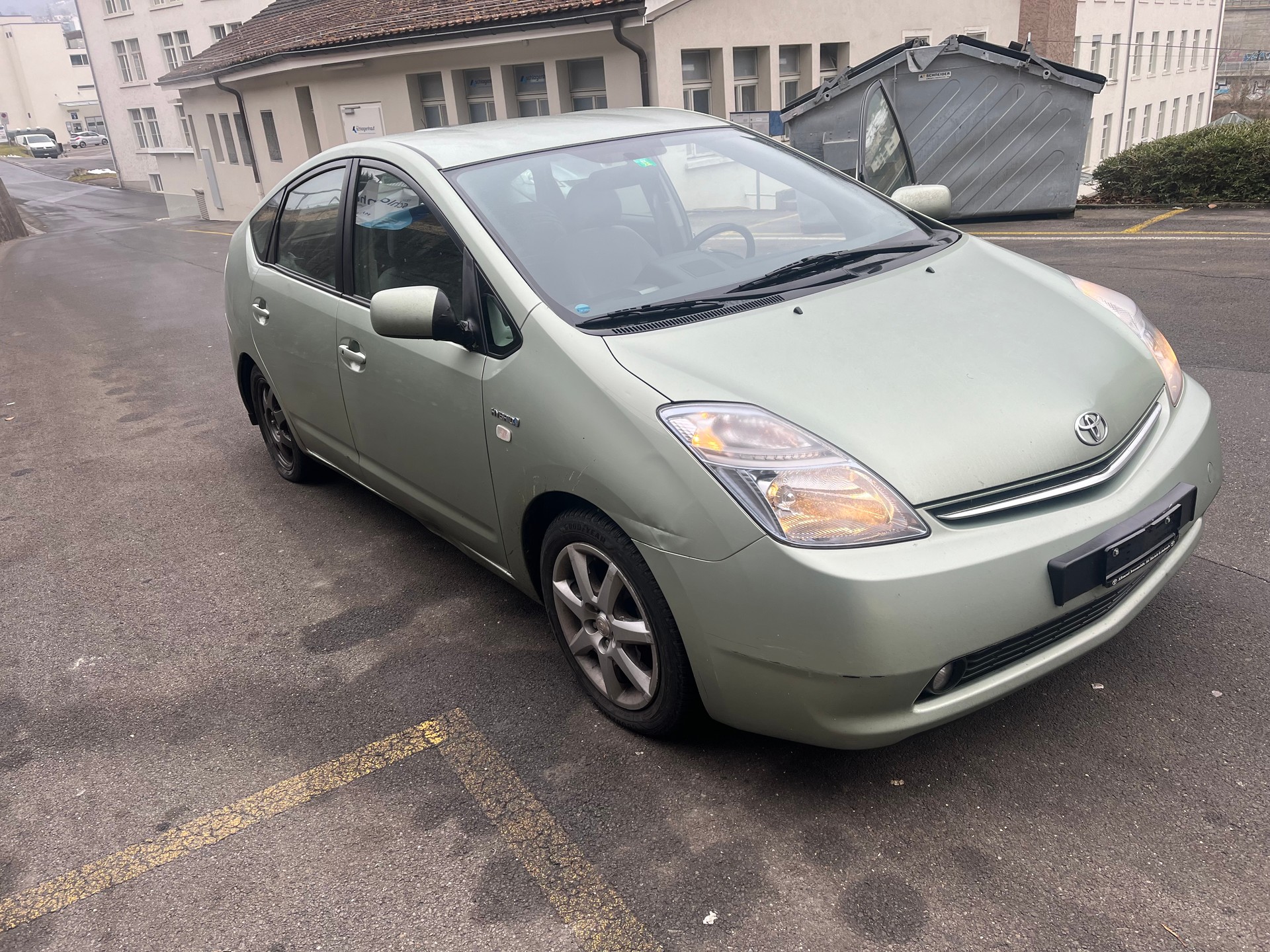 TOYOTA Prius 1.5 16V Hybrid-image-1