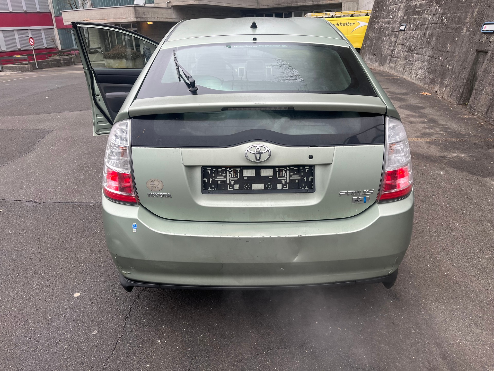 TOYOTA Prius 1.5 16V Hybrid-image-2