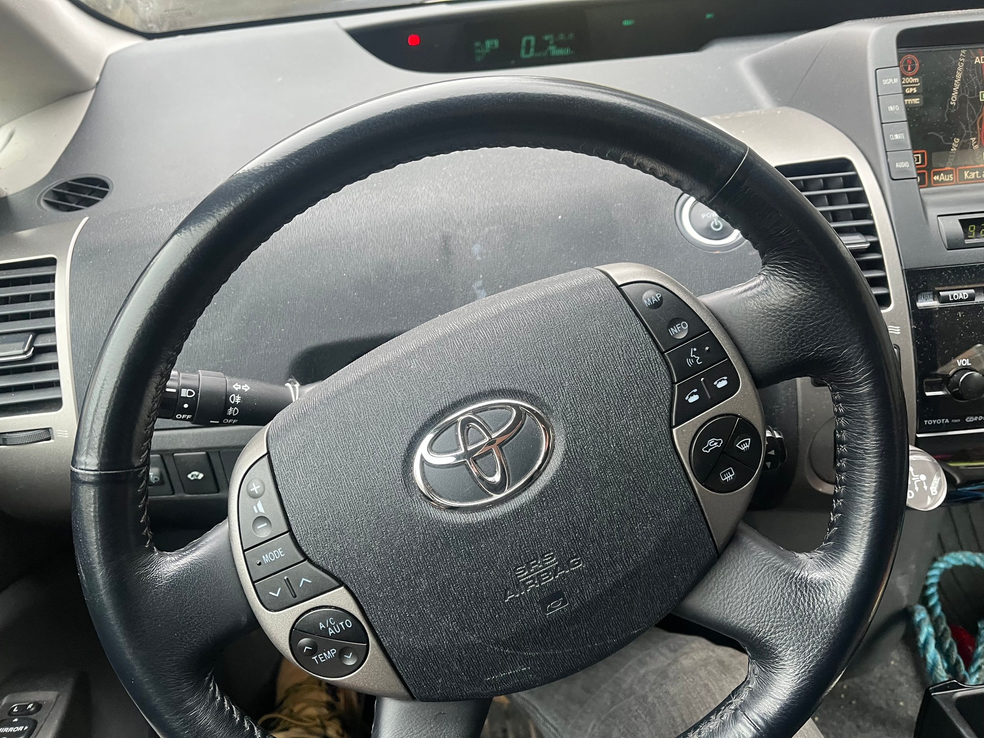 TOYOTA Prius 1.5 16V Hybrid-image-8