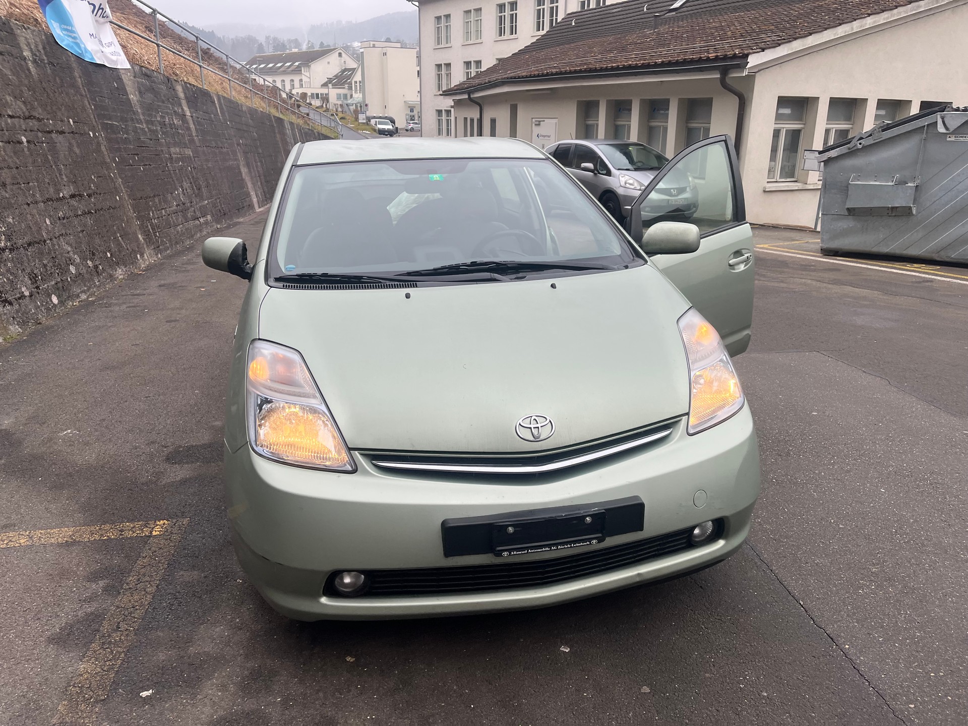 TOYOTA Prius 1.5 16V Hybrid-image-0