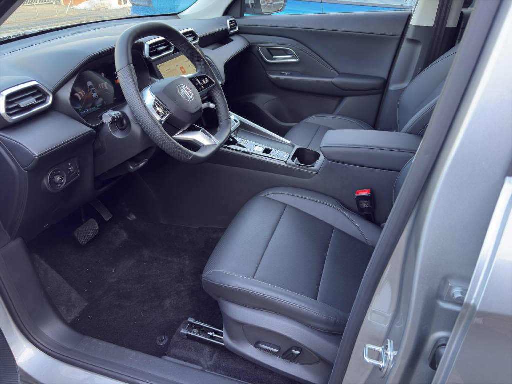 MG ZS 1.5 Hybrid+ Luxury-image-4