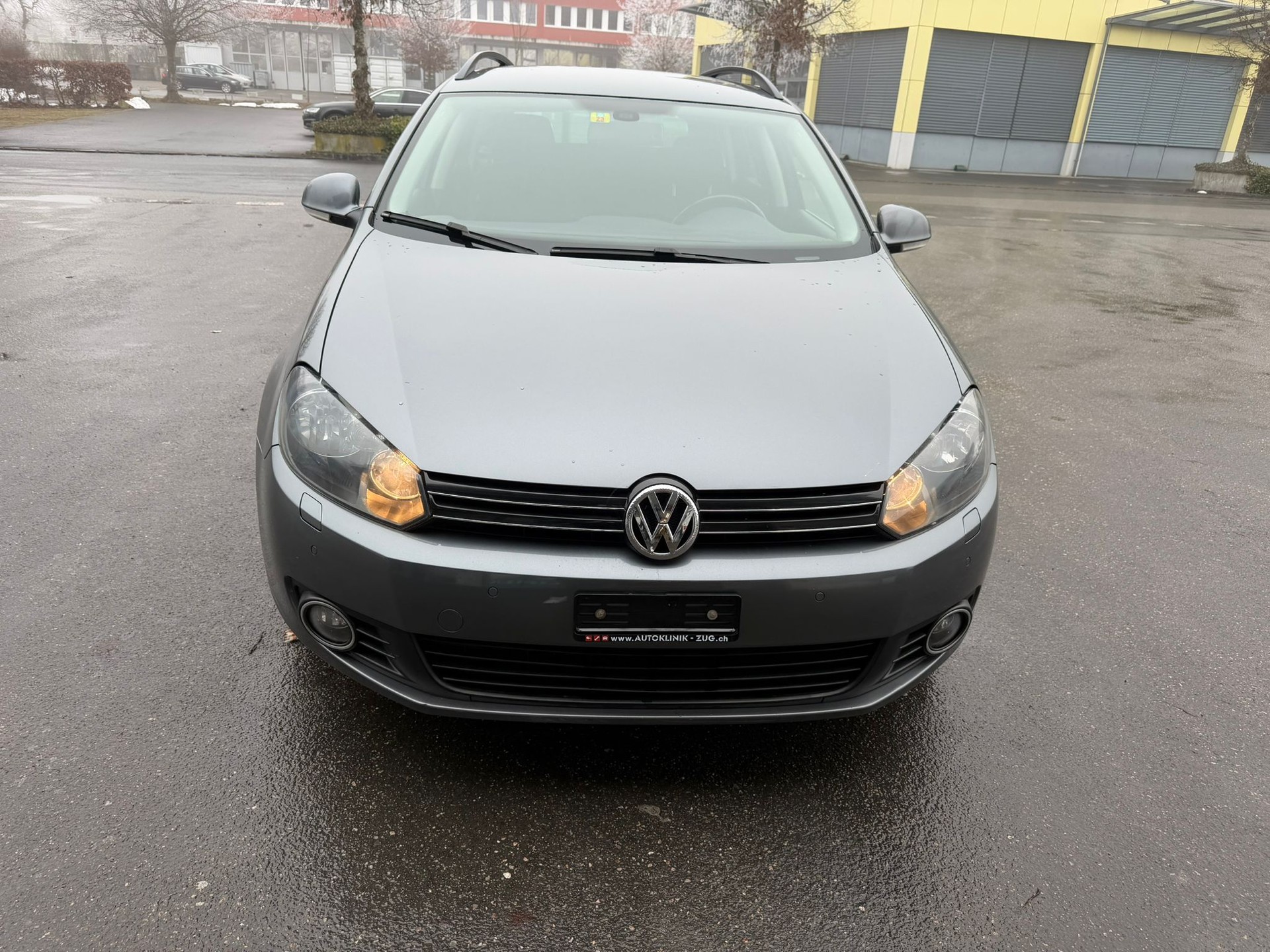 VW Golf Variant 1.6 TDI Trendline 4Motion-image-2