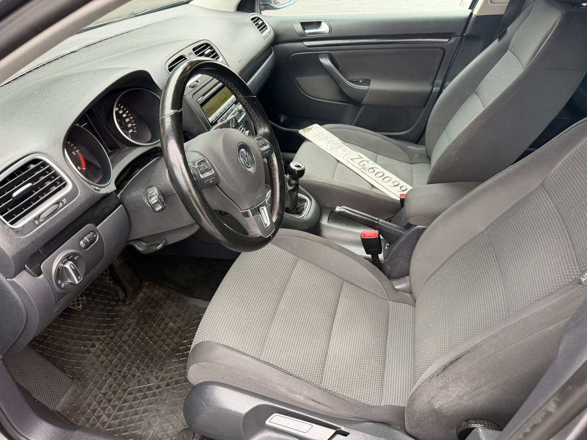 VW Golf Variant 1.6 TDI Trendline 4Motion-image-11