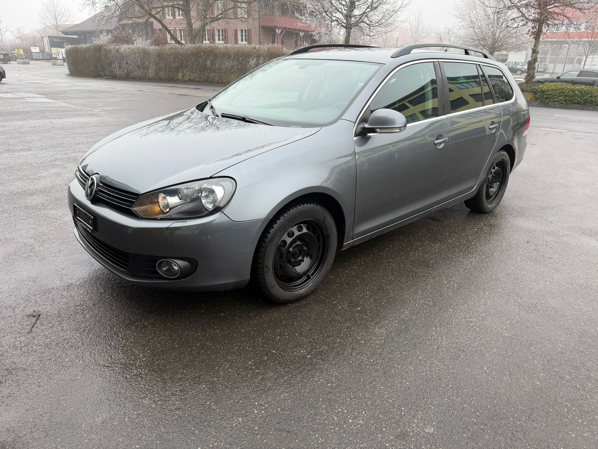 VW Golf Variant 1.6 TDI Trendline 4Motion-image-1