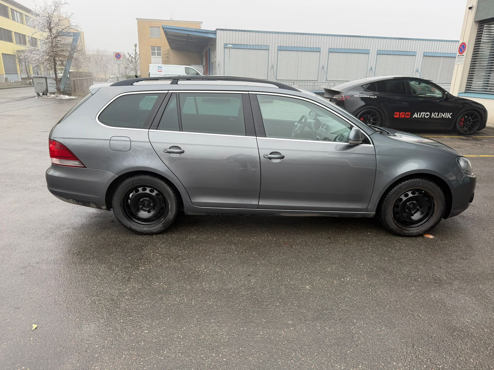 VW Golf Variant 1.6 TDI Trendline 4Motion-image-4