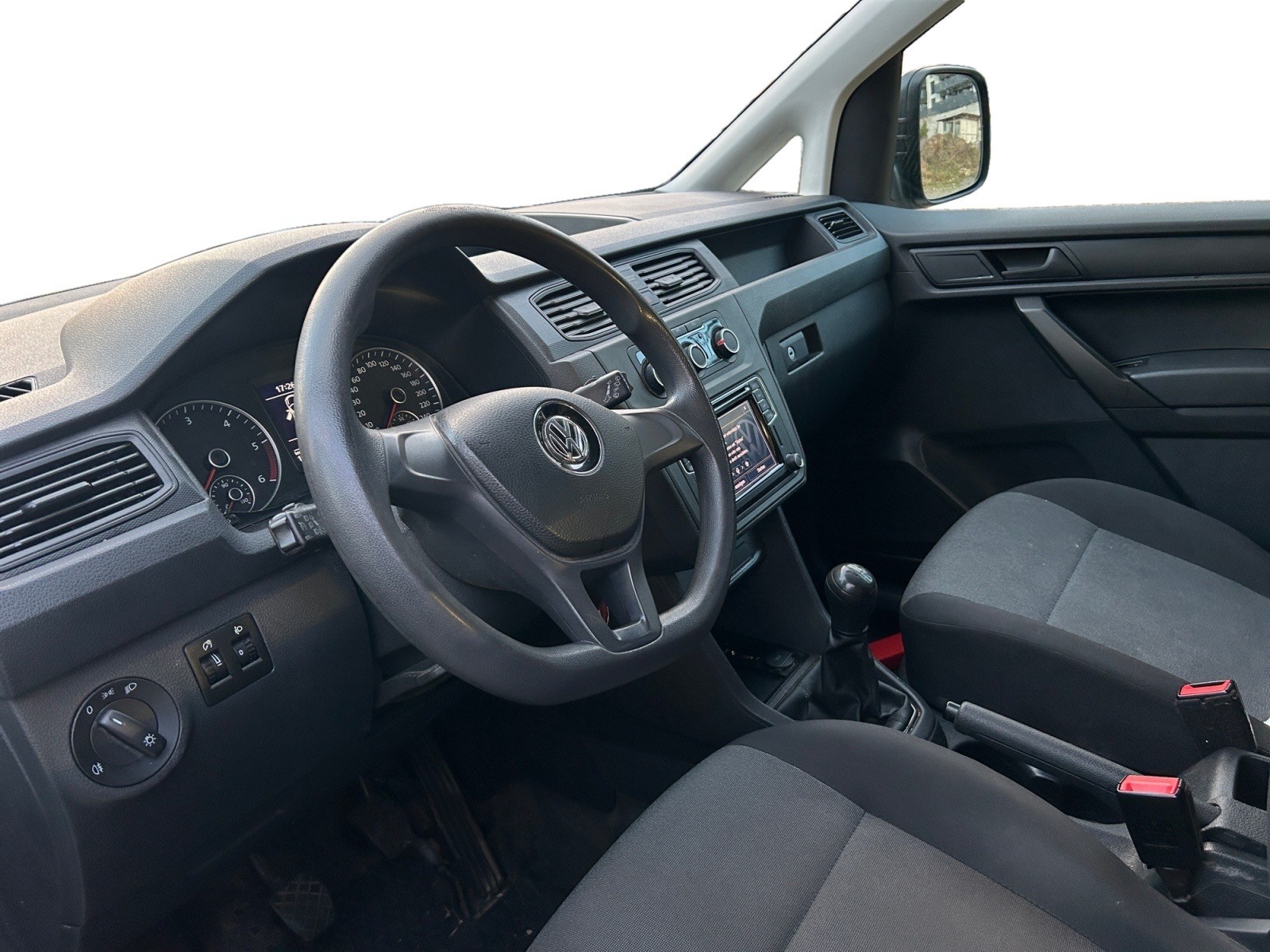 VW Caddy Maxi 2.0TDI BlueMotion Technology-image-9