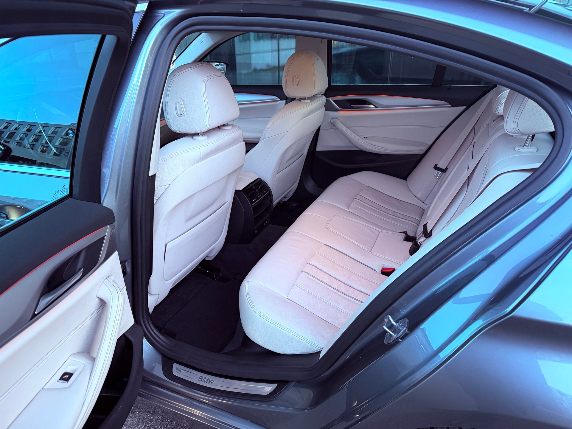 BMW 530e xDrive Steptronic-image-7