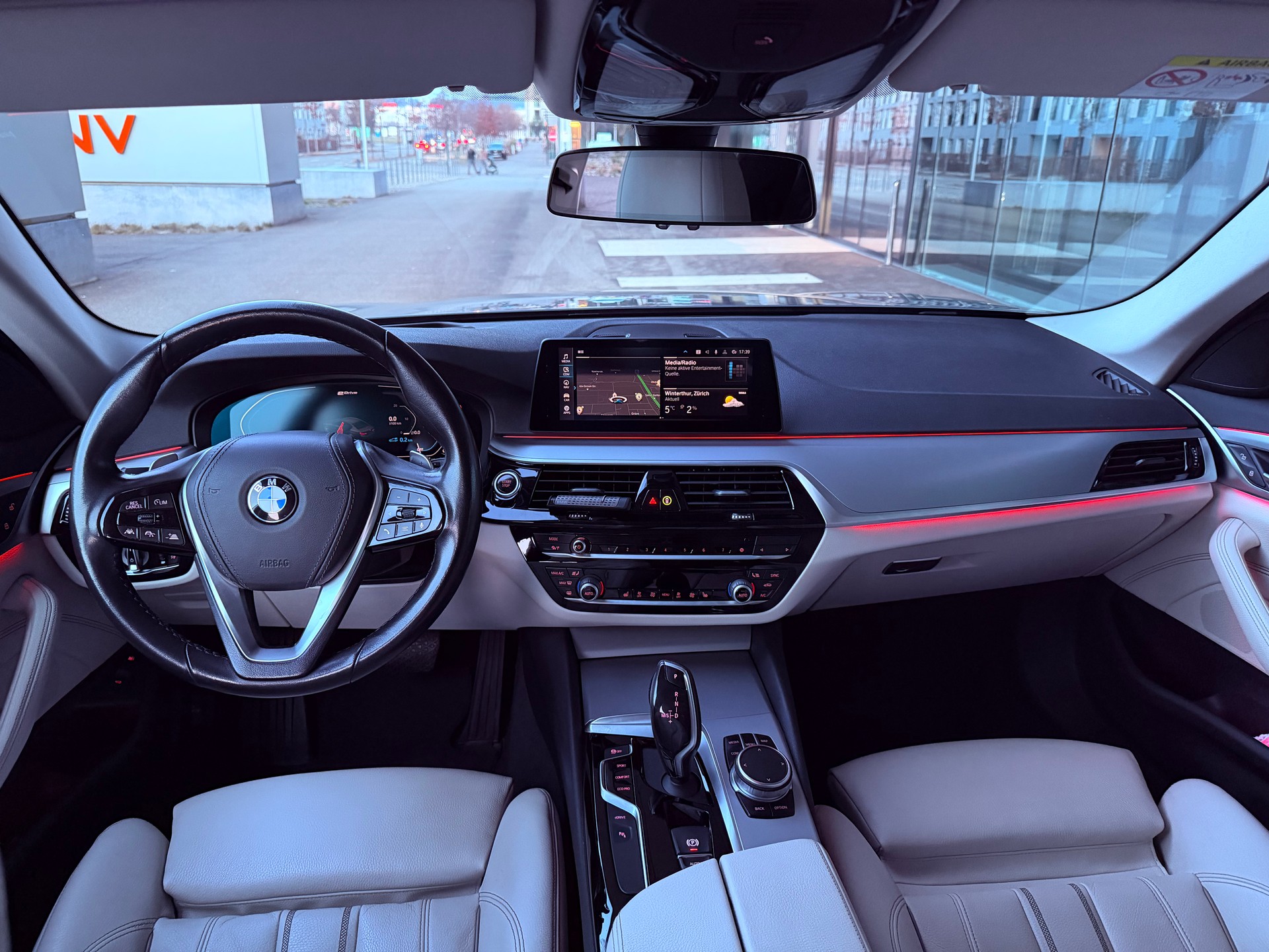 BMW 530e xDrive Steptronic-image-5