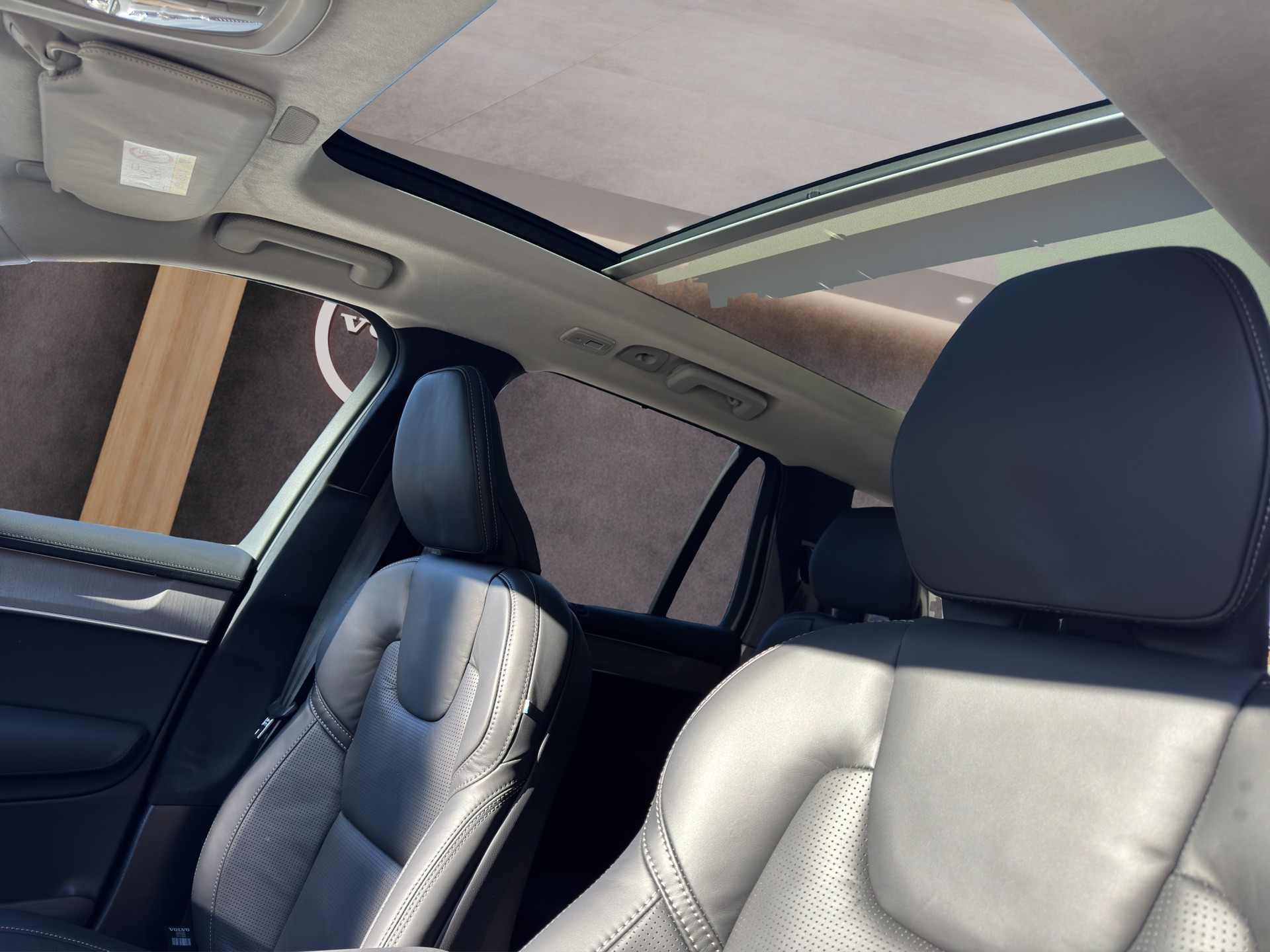VOLVO XC90 2.0 T8 TE XCLUSIVE Edition Dark eAWD-image-15