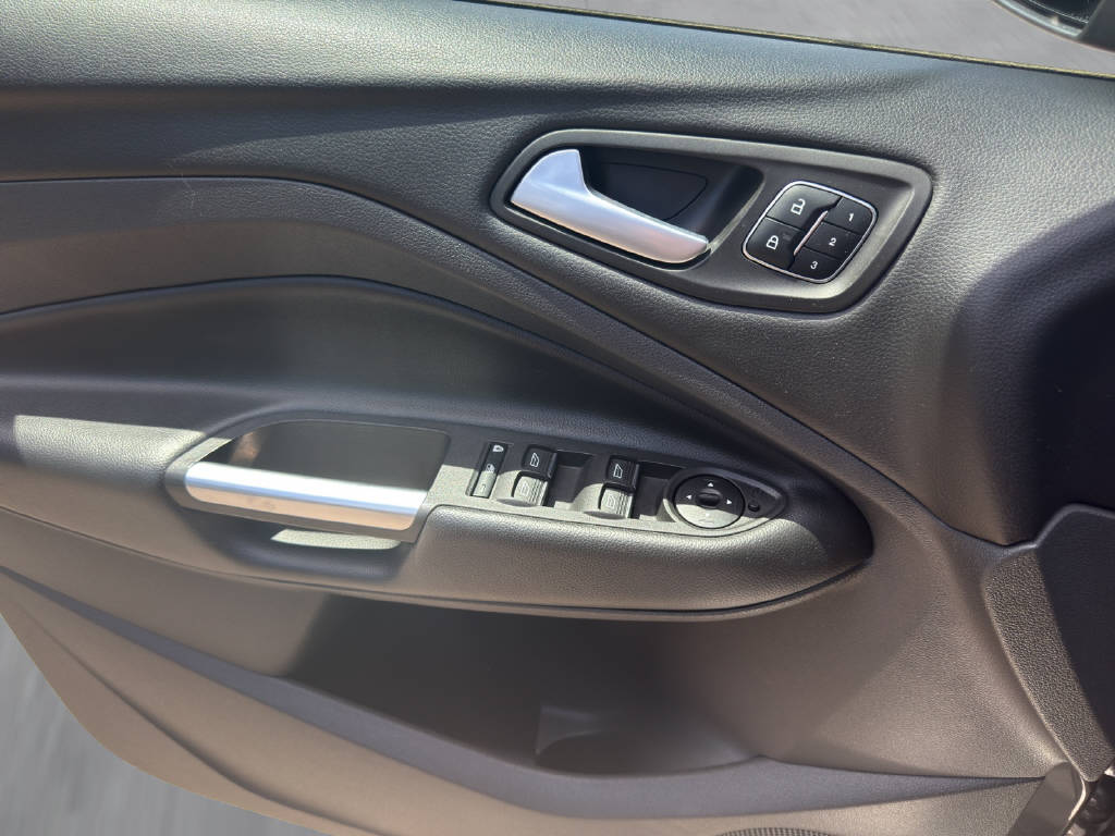 FORD Kuga 2.0 TDCi 180 ST-Line FPS-image-9