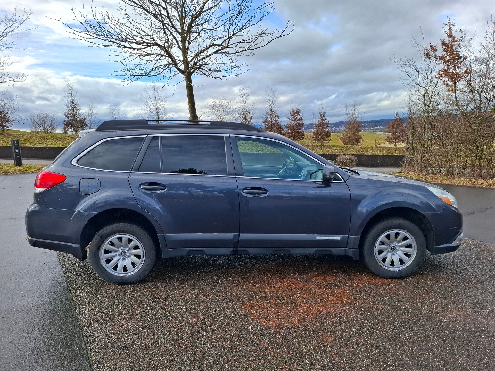 SUBARU Outback 2.5i AWD Automatic-image-4