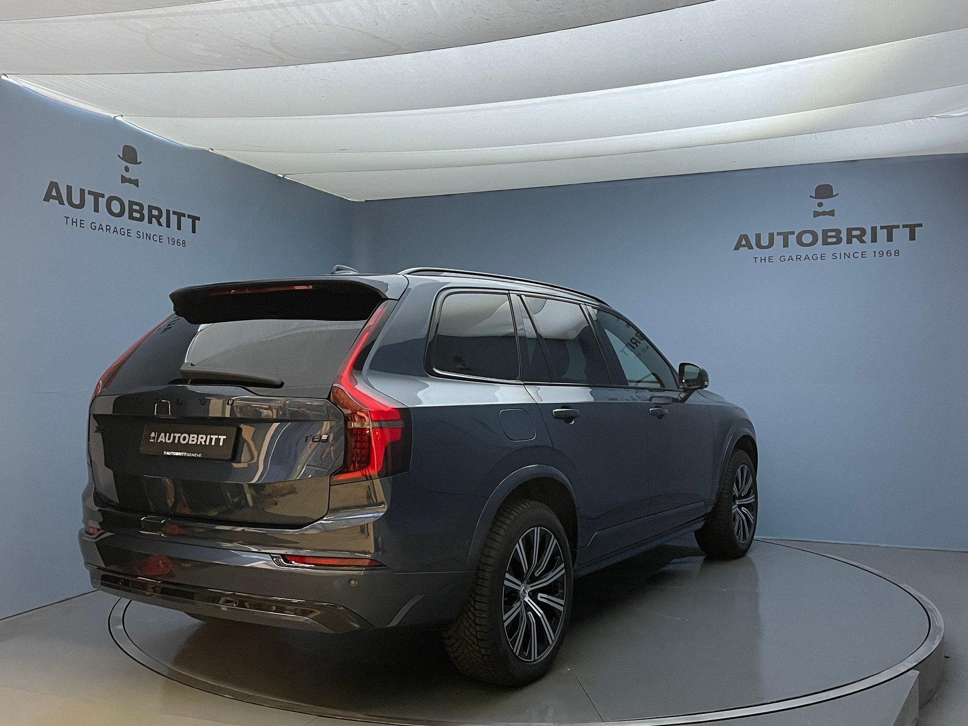 VOLVO XC90 2.0 T8 Black Edition Ultra 7P. AWD-showroom-element-3
