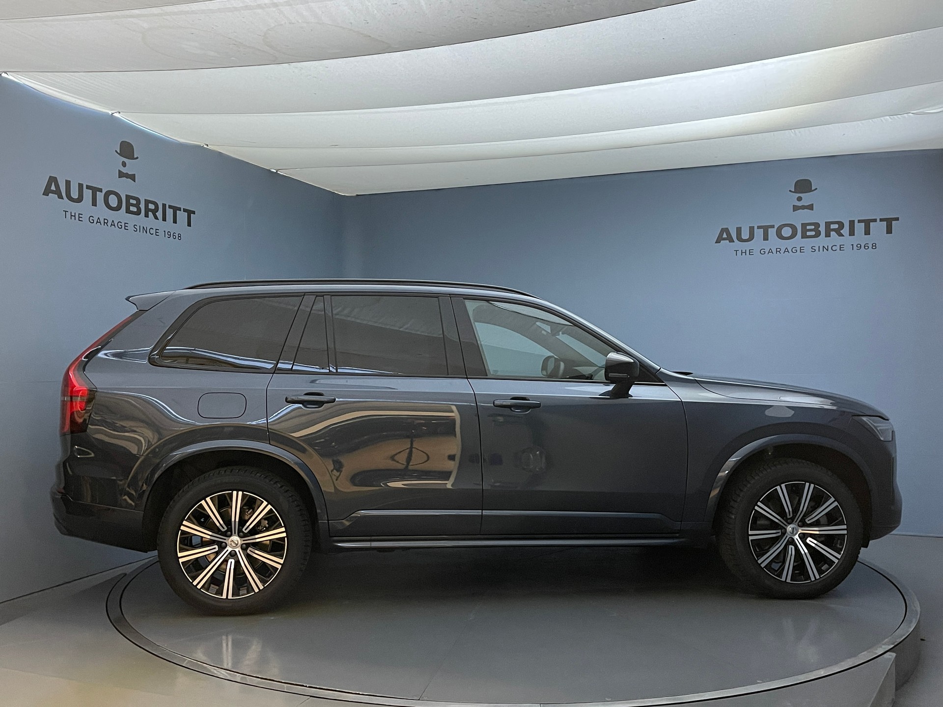 VOLVO XC90 2.0 T8 Black Edition Ultra 7P. AWD-showroom-element-2