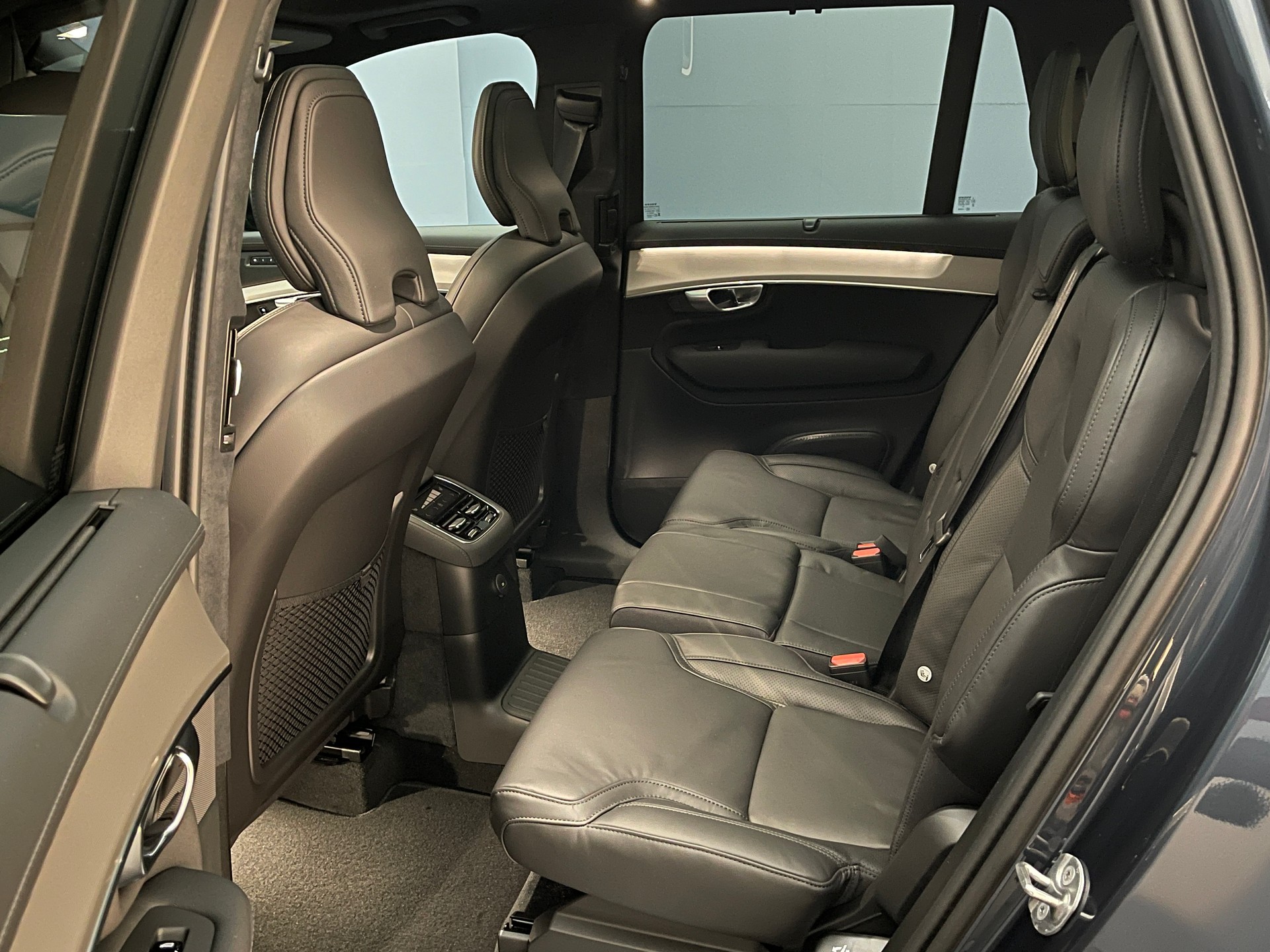 VOLVO XC90 2.0 T8 Black Edition Ultra 7P. AWD-image-10