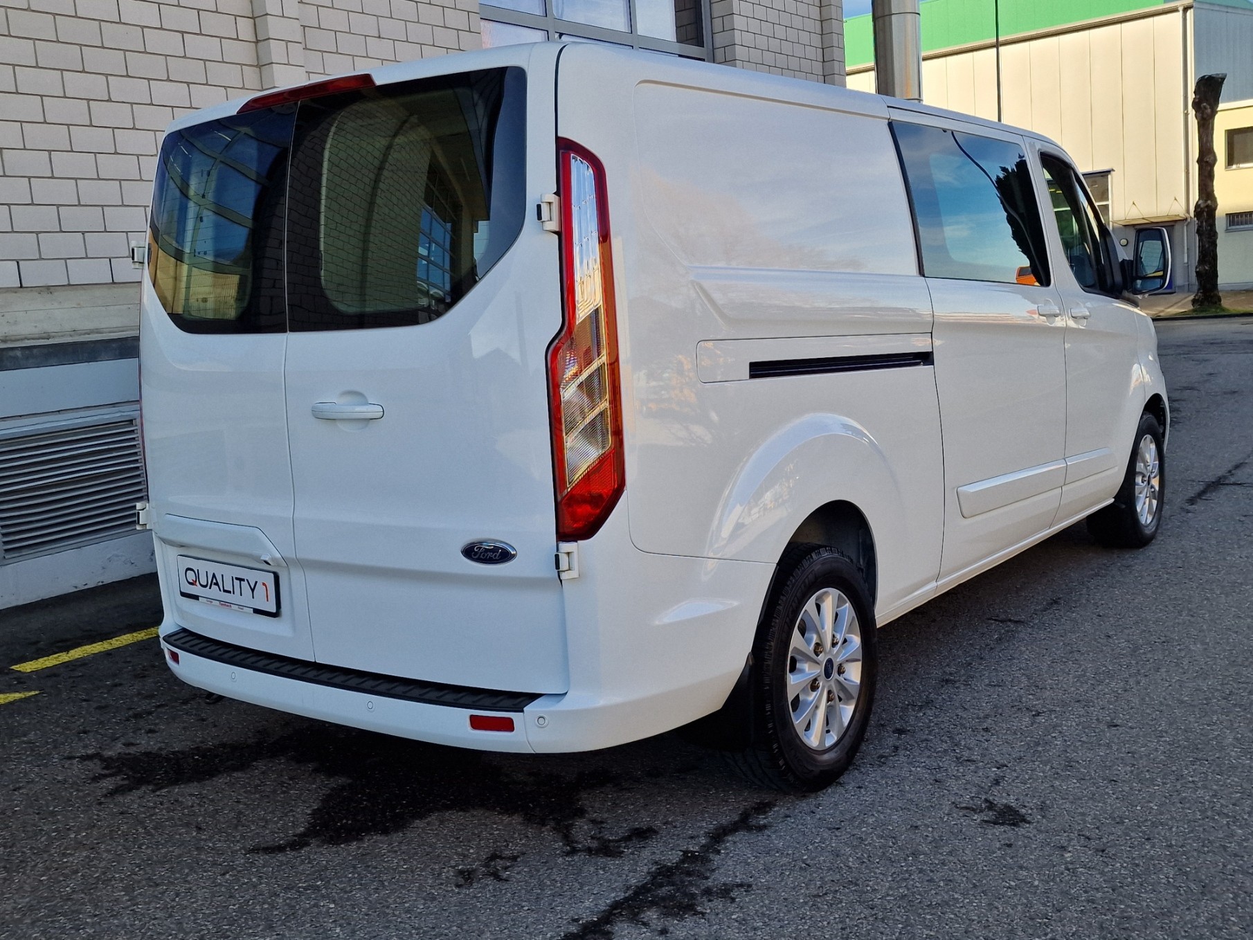 FORD Transit Custom Van 340 L2H1 Trend A-image-4