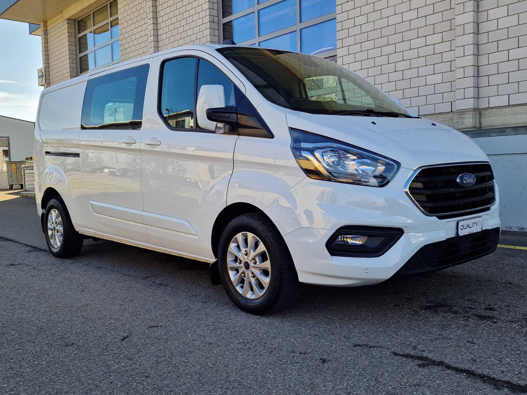 FORD Transit Custom Van 340 L2H1 Trend A-image-0