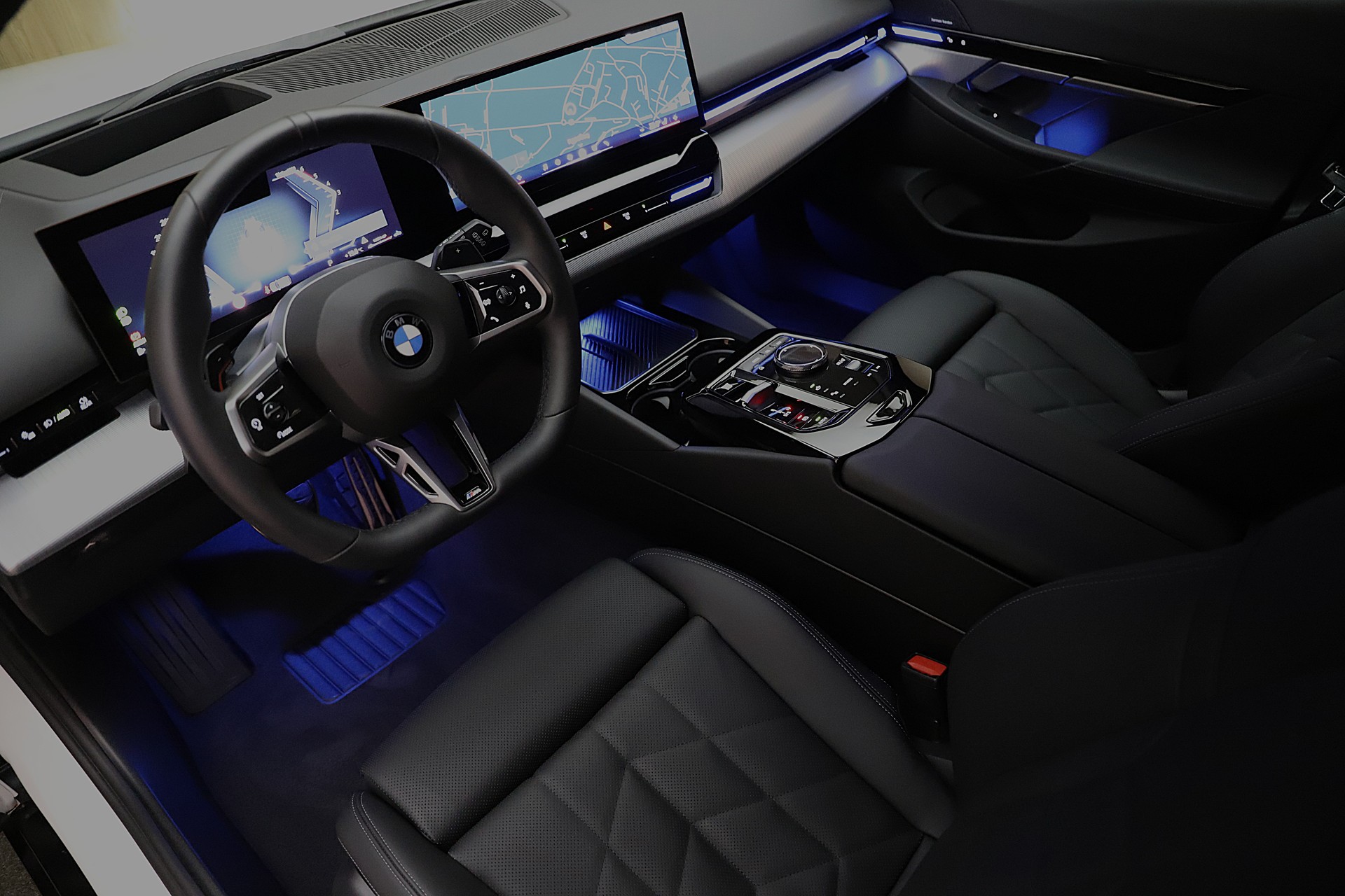 BMW 540d xDrive 48V Touring M Sport Steptronic-image-4