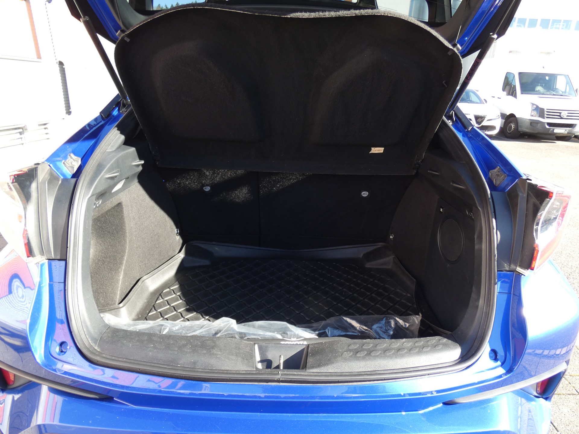 TOYOTA C-HR 1.8 HSD Style CVT-image-4