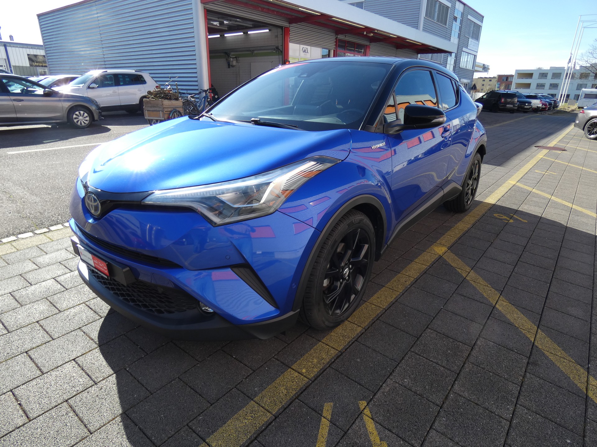 TOYOTA C-HR 1.8 HSD Style CVT-showroom-element-2