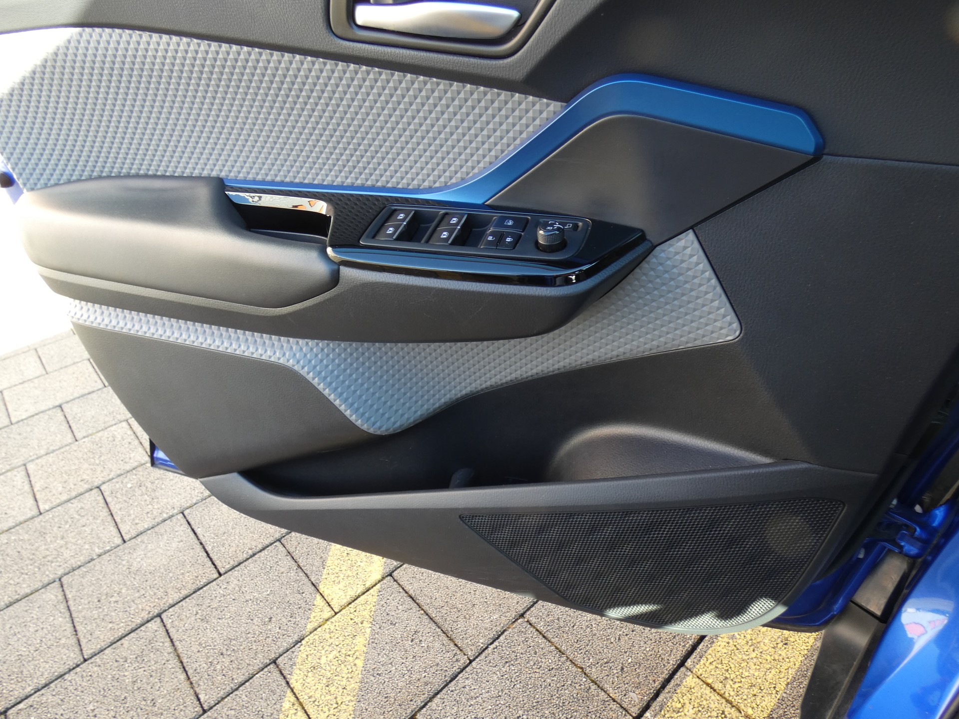 TOYOTA C-HR 1.8 HSD Style CVT-image-12