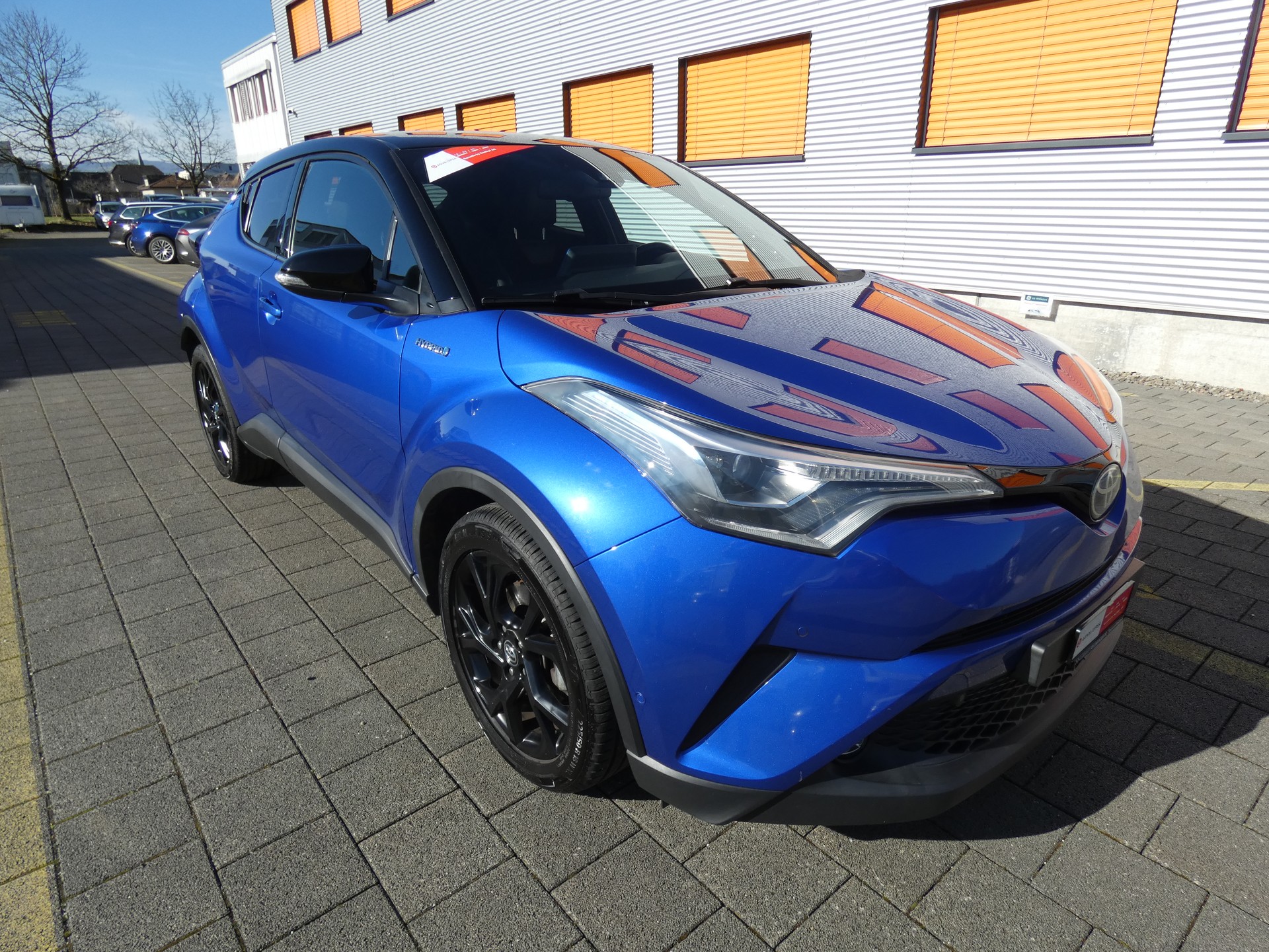 TOYOTA C-HR 1.8 HSD Style CVT-showroom-element-1