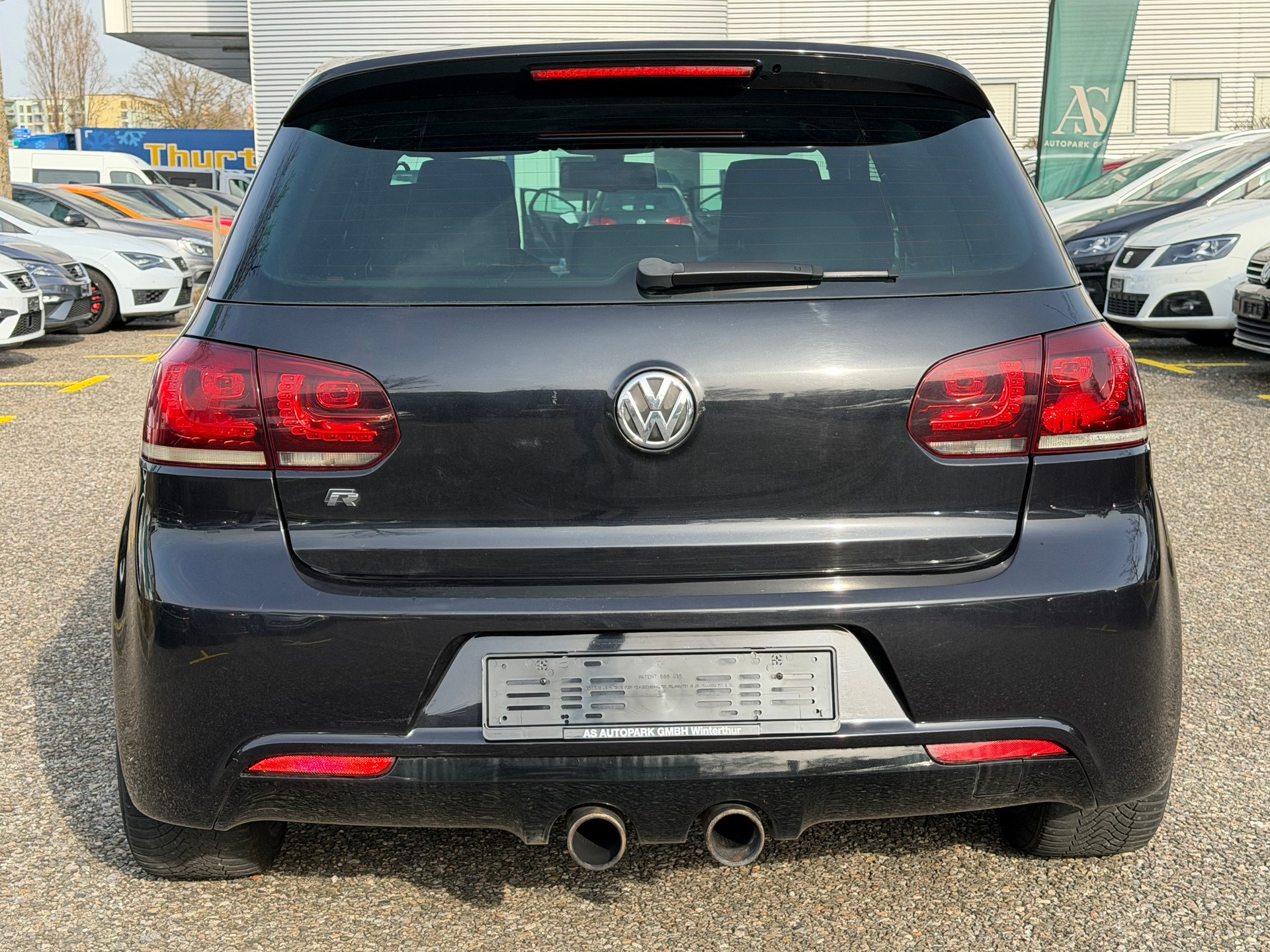 VW Golf 2.0 TSI R 4Motion-image-5