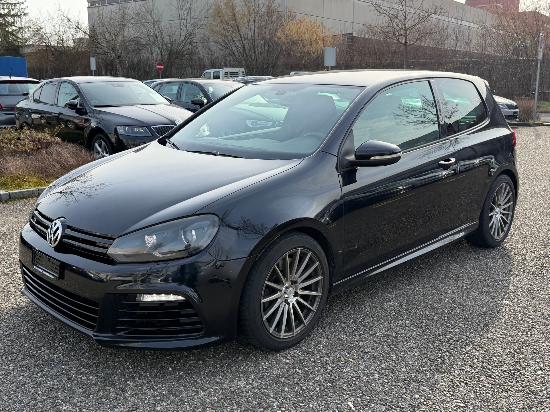 VW Golf 2.0 TSI R 4Motion-image-0