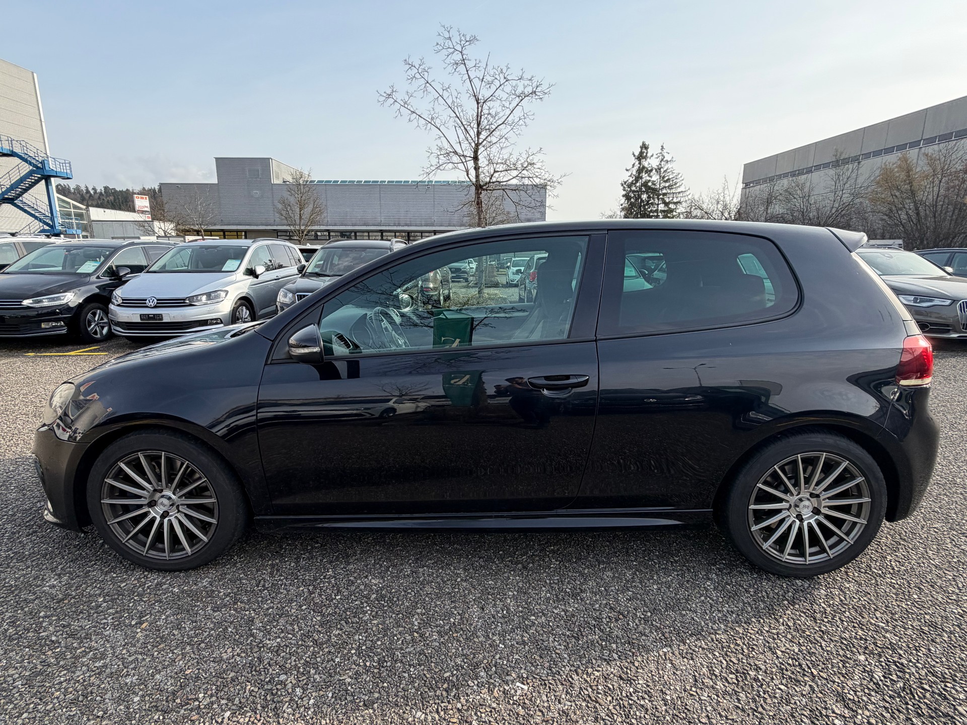 VW Golf 2.0 TSI R 4Motion-image-7