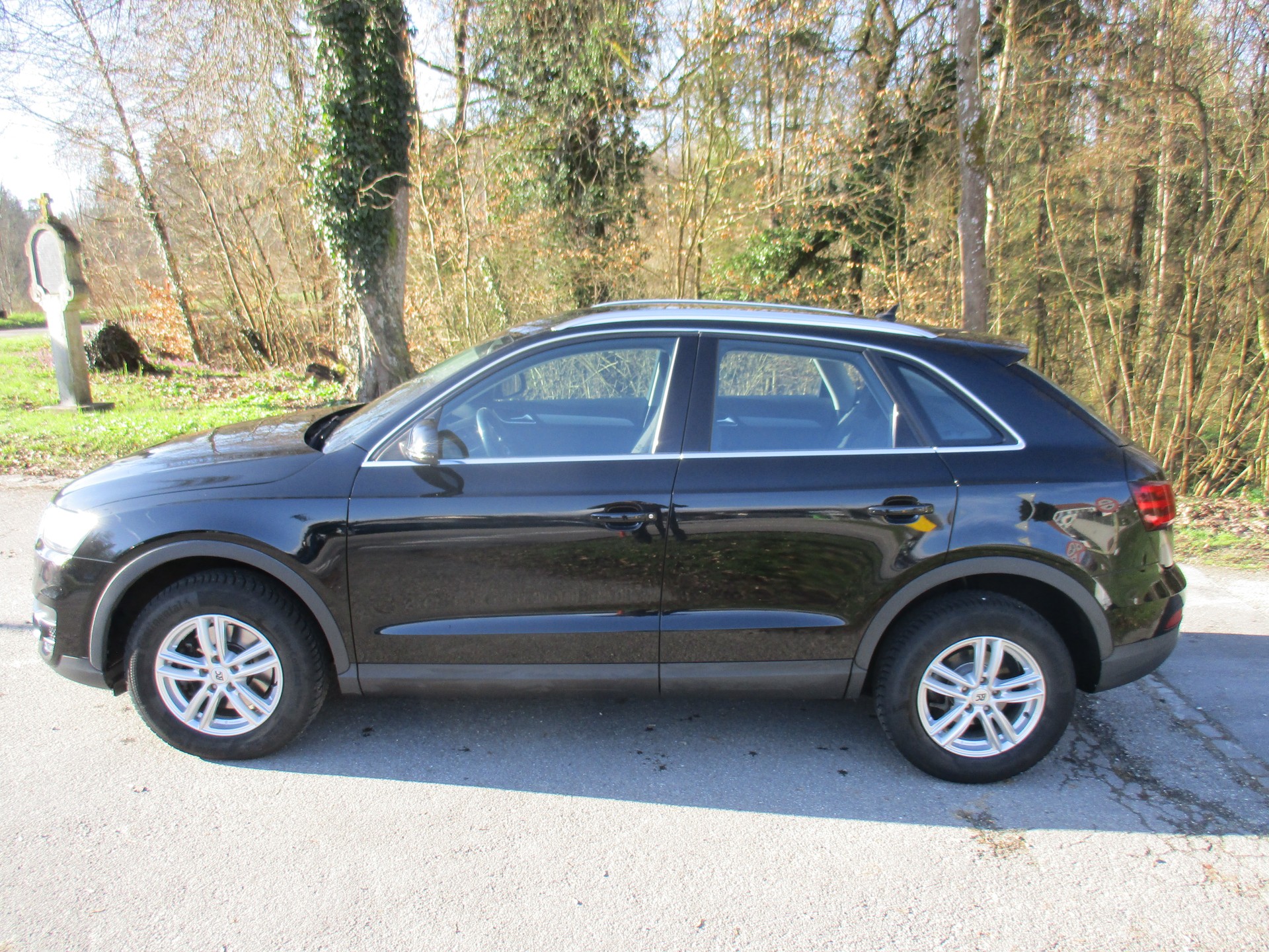 AUDI Q3 2.0 TDI quattro S-tronic-image-6