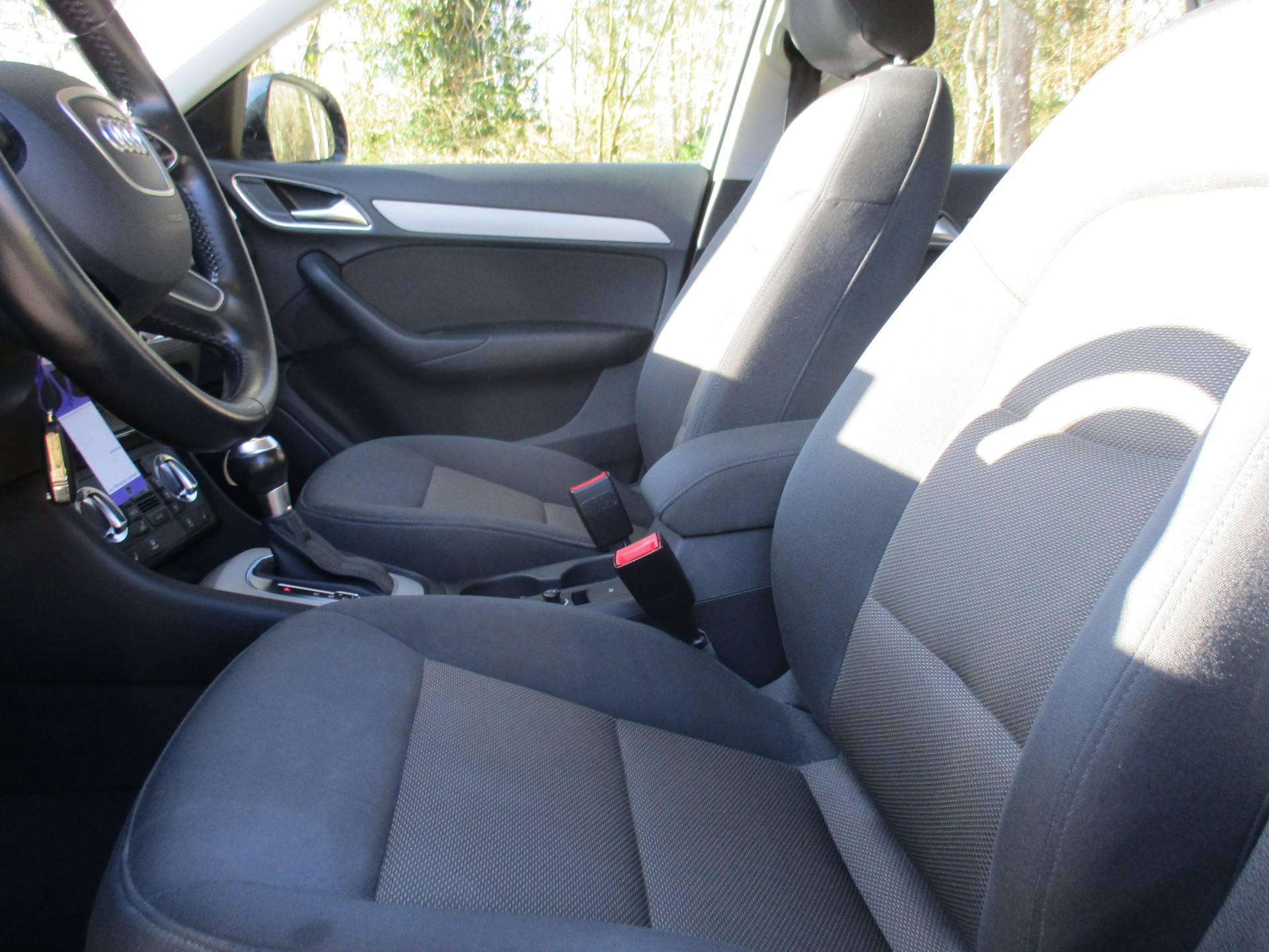 AUDI Q3 2.0 TDI quattro S-tronic-image-9