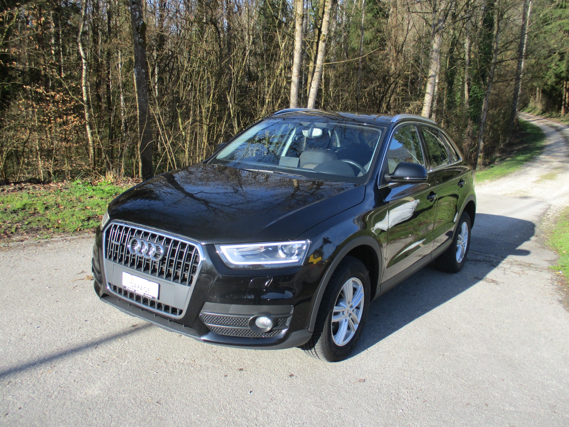 AUDI Q3 2.0 TDI quattro S-tronic-image-1