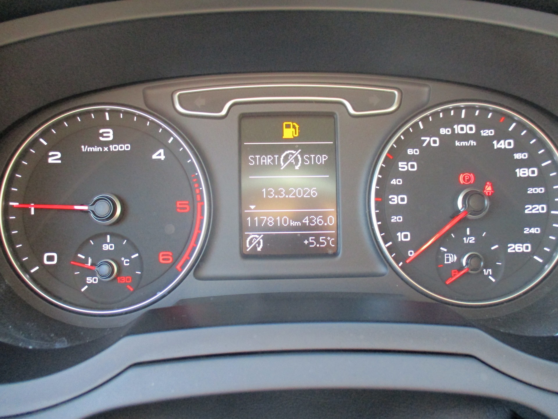 AUDI Q3 2.0 TDI quattro S-tronic-image-10
