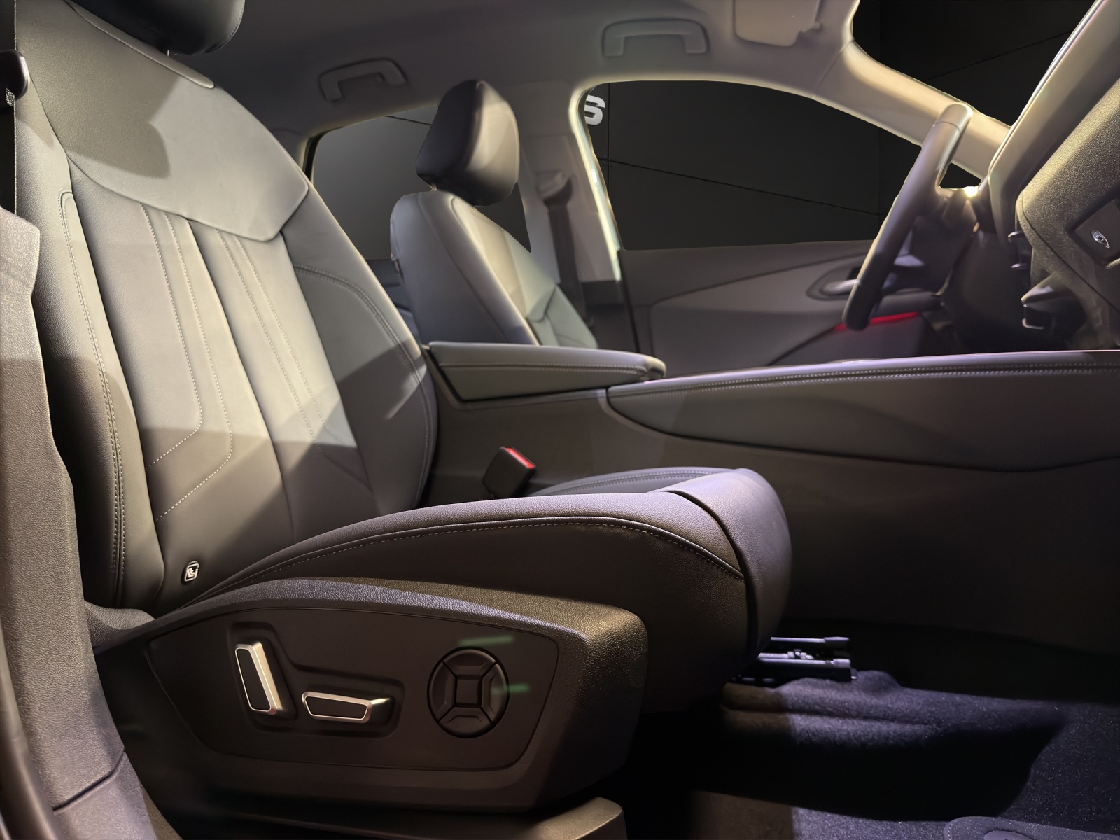 AUDI Q3 SUV e-hybrid 200 kW S tronig-image-14
