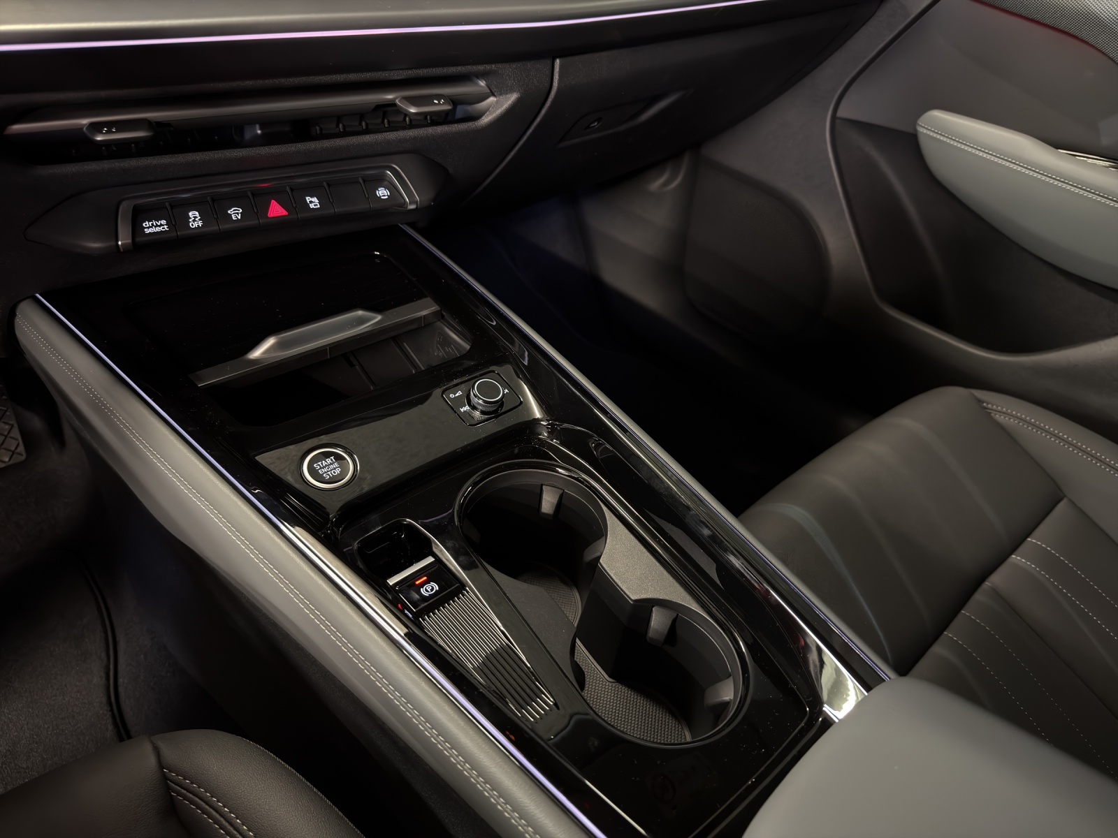 AUDI Q3 SUV e-hybrid 200 kW S tronig-image-12