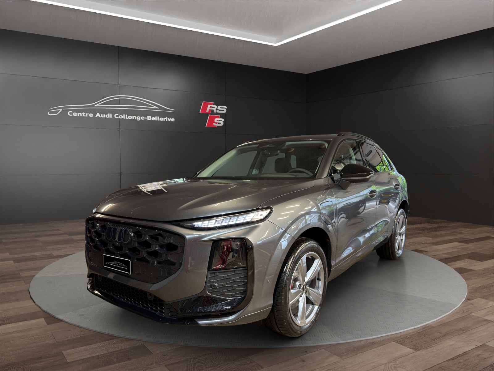 AUDI Q3 SUV e-hybrid 200 kW S tronig-image-0