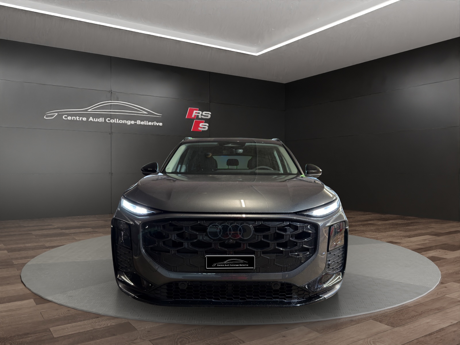 AUDI Q3 SUV e-hybrid 200 kW S tronig-image-1